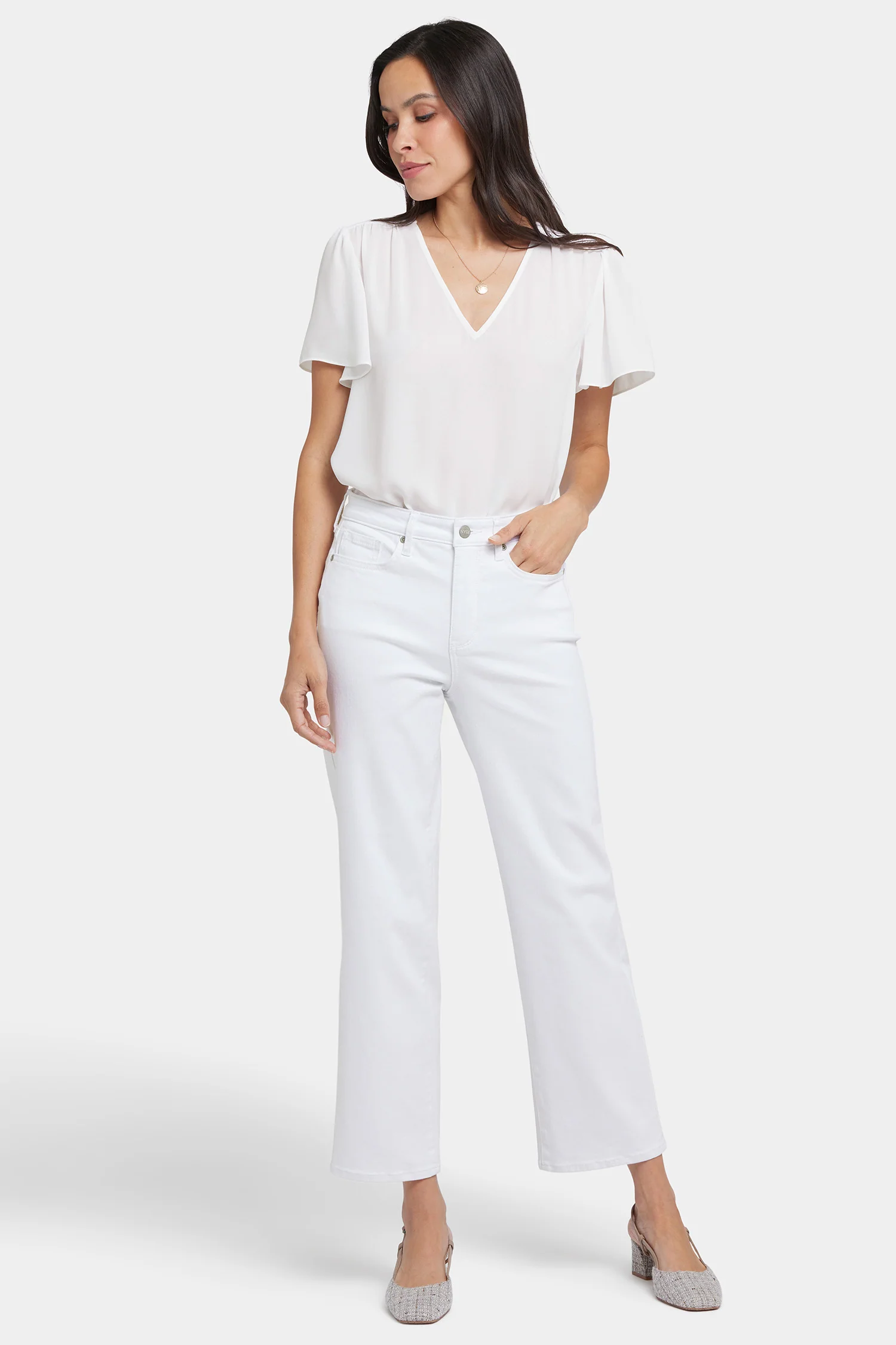 10018-bailey-relaxed-straight-ankle-jeans-in-petite-optic-white-1.webp