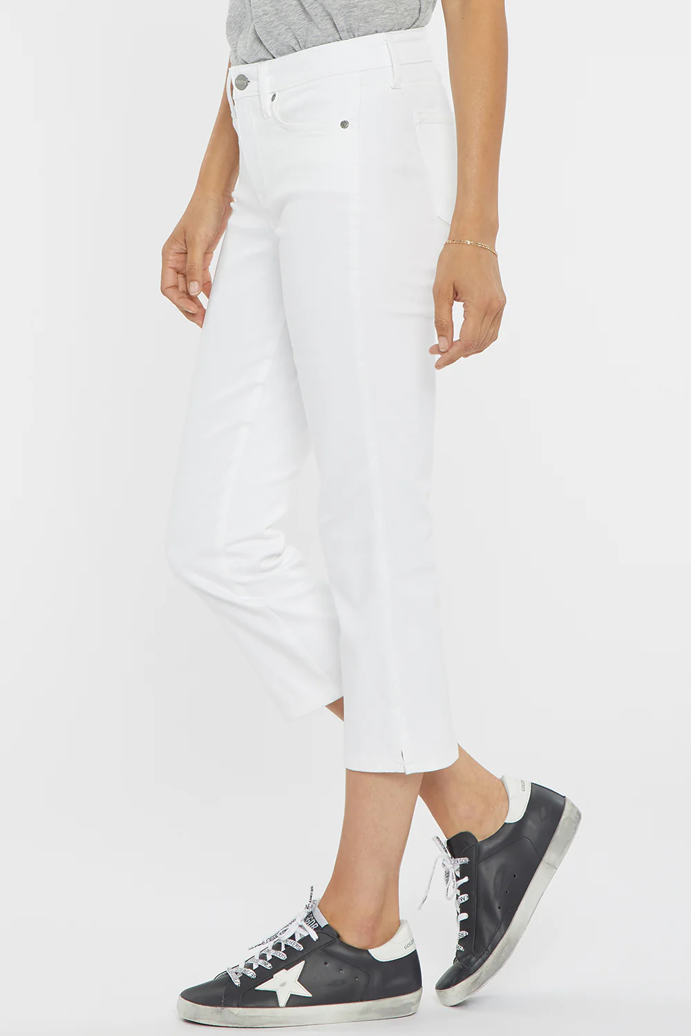 10074-chloe-capri-jeans-in-petite-optic-white-1.webp