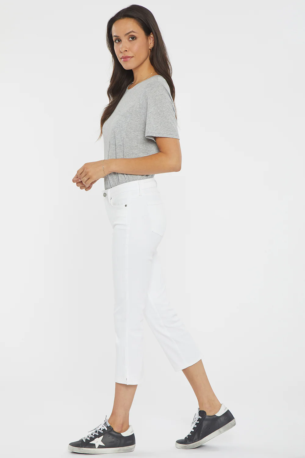 10074-chloe-capri-jeans-in-petite-optic-white-1.webp