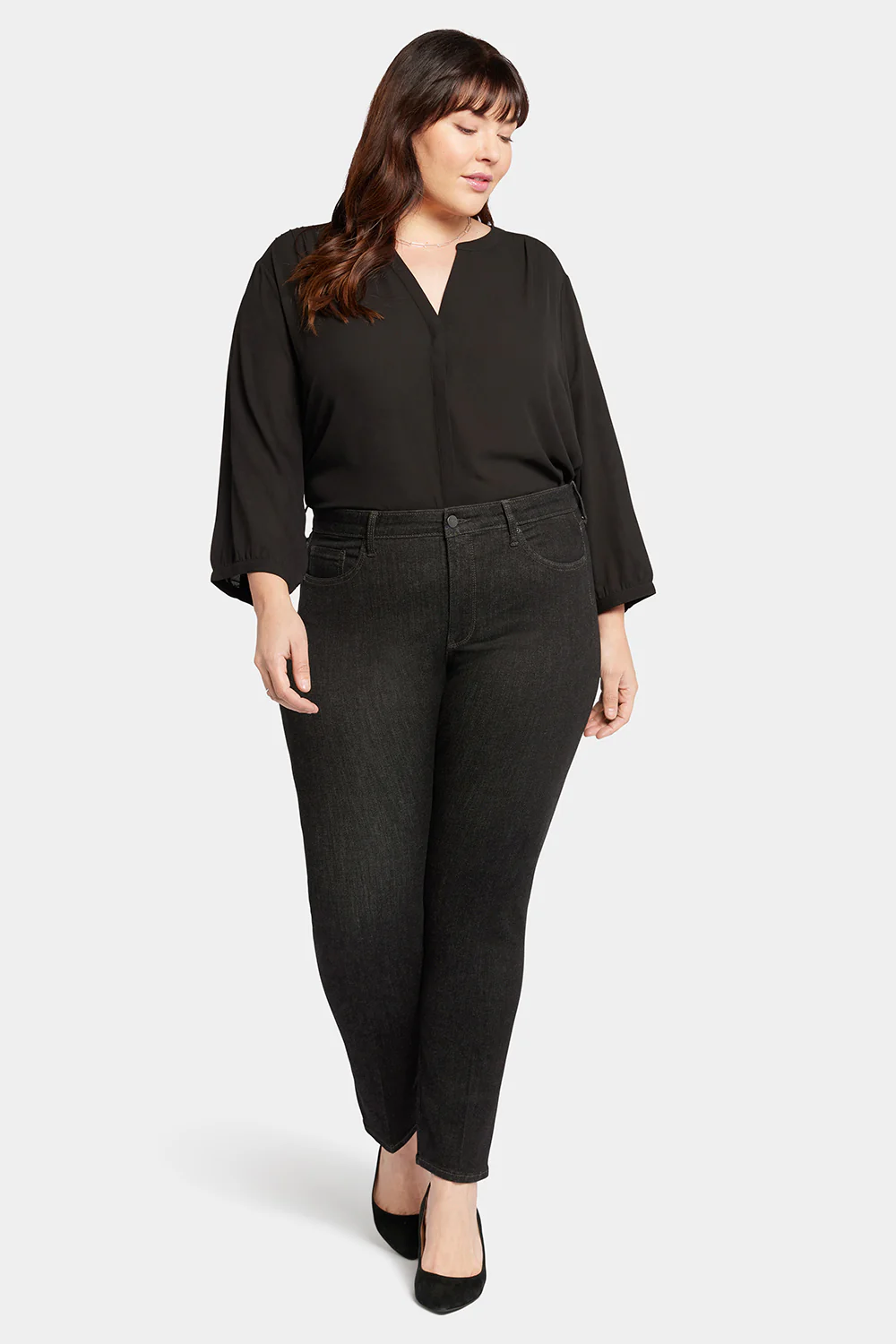10095-le-silhouette-sheri-slim-jeans-in-plus-size-eternity-1.webp