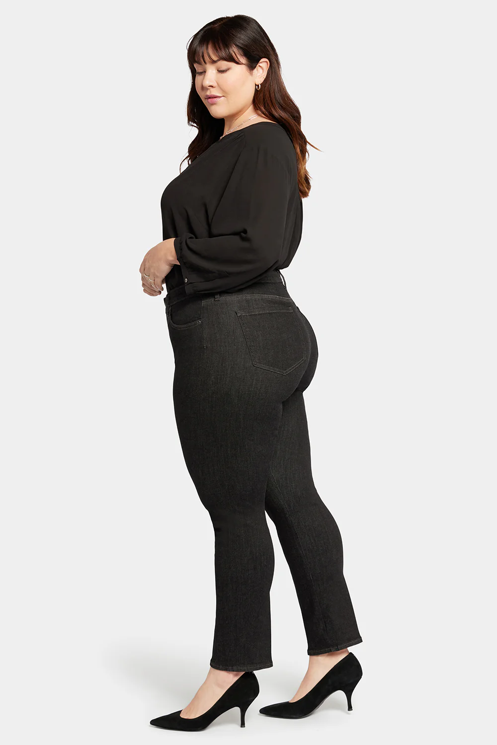 10095-le-silhouette-sheri-slim-jeans-in-plus-size-eternity-1.webp