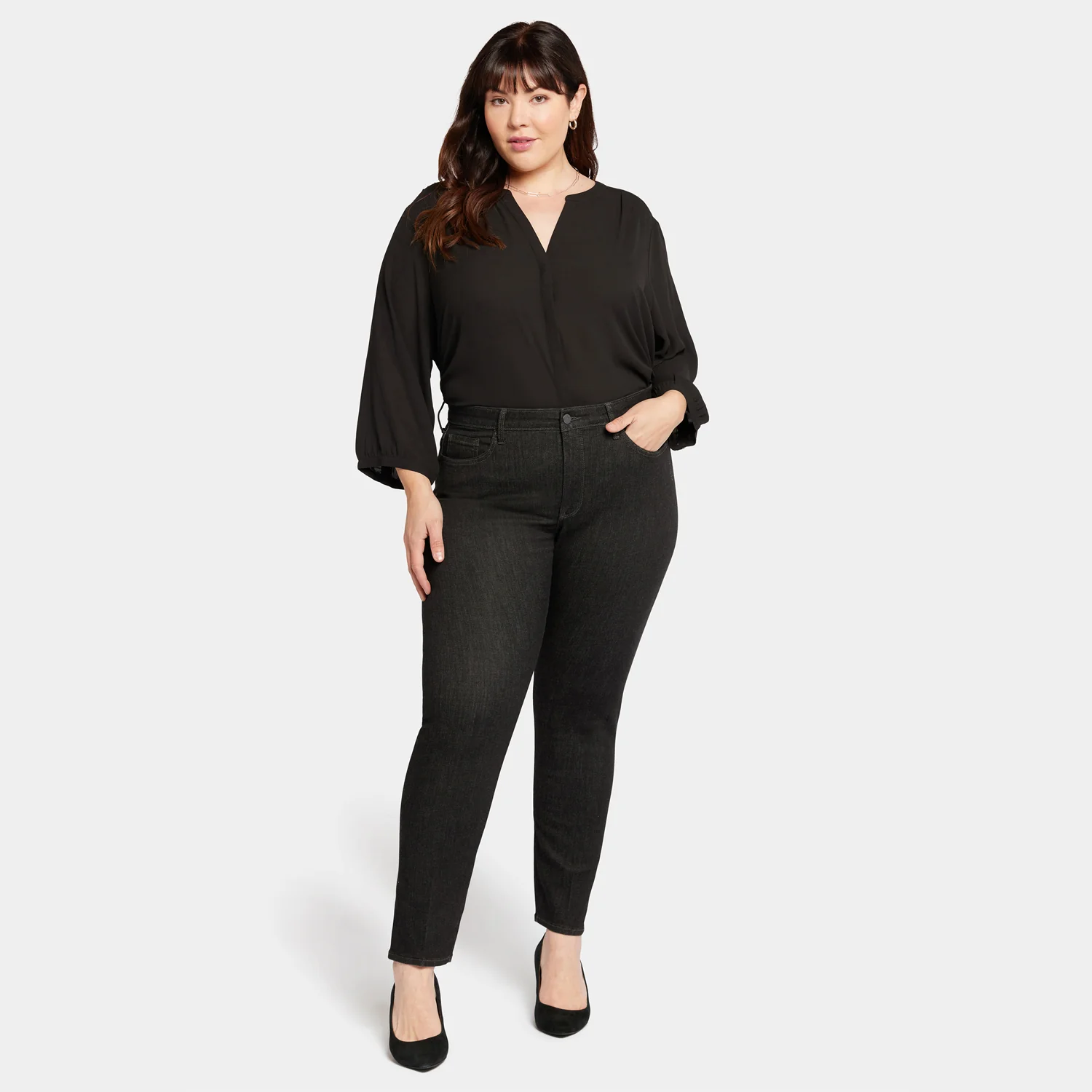 10095-le-silhouette-sheri-slim-jeans-in-plus-size-eternity-1.webp