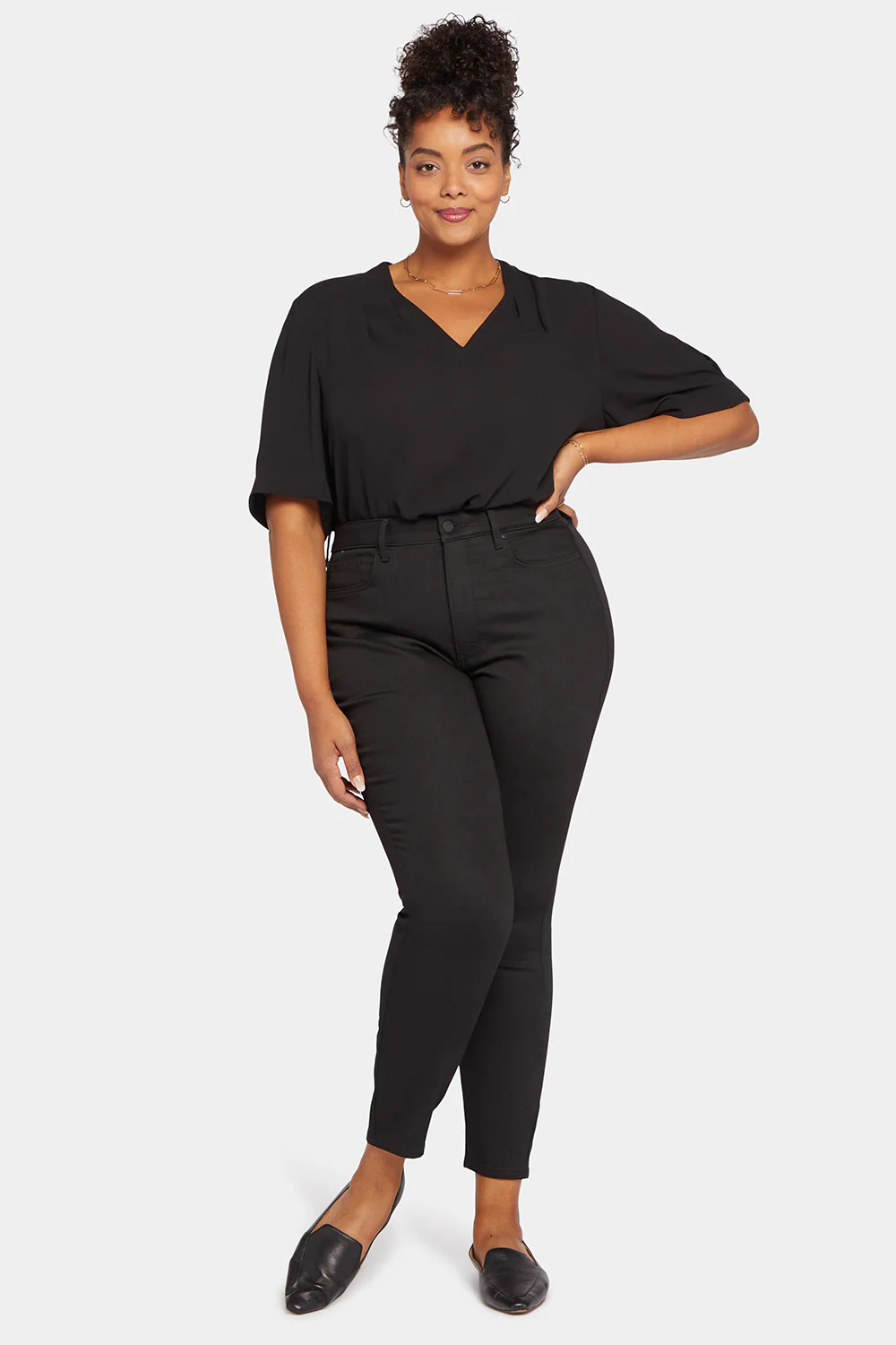 10183-ami-skinny-jeans-in-plus-size-black-rinse-1.webp