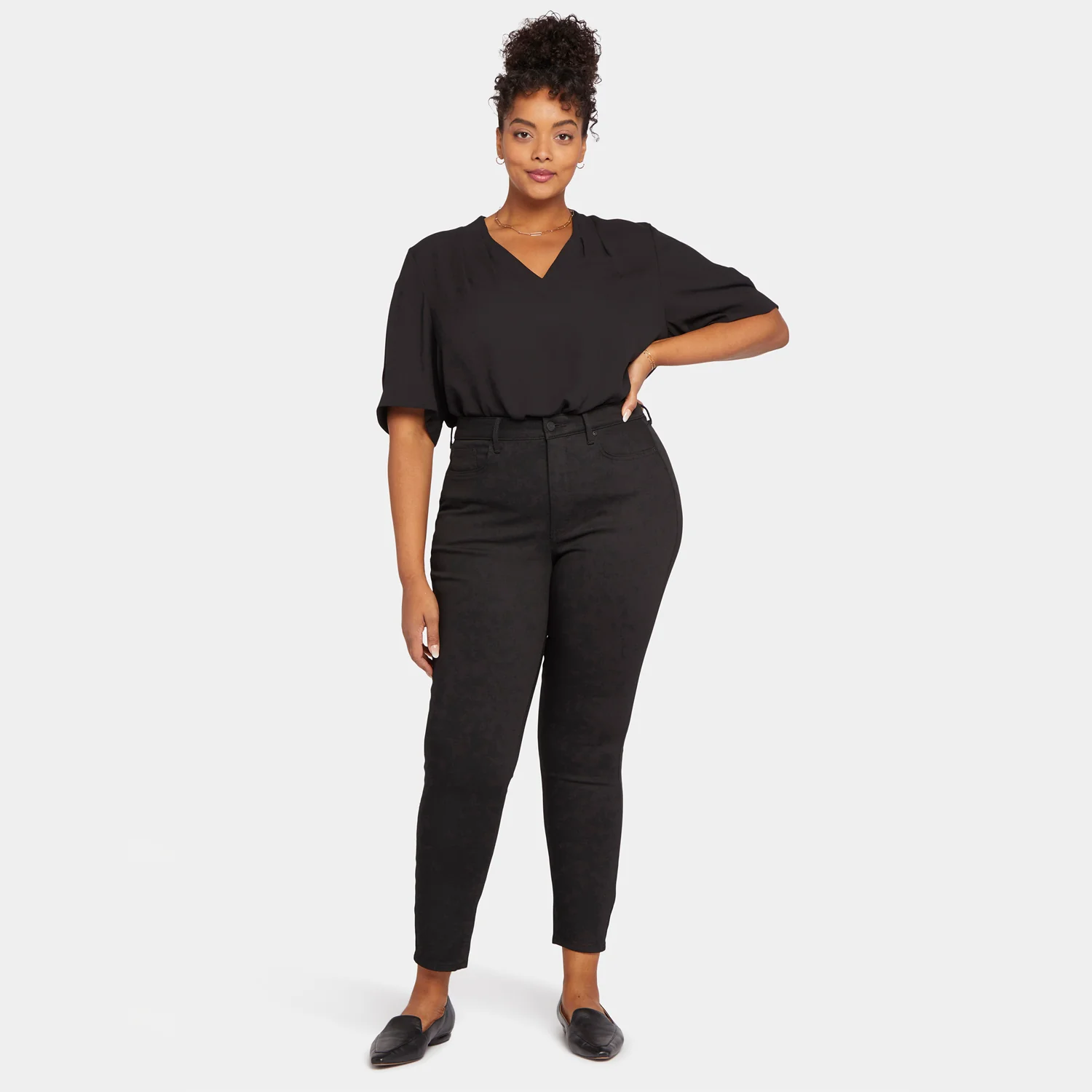 10183-ami-skinny-jeans-in-plus-size-black-rinse-1.webp