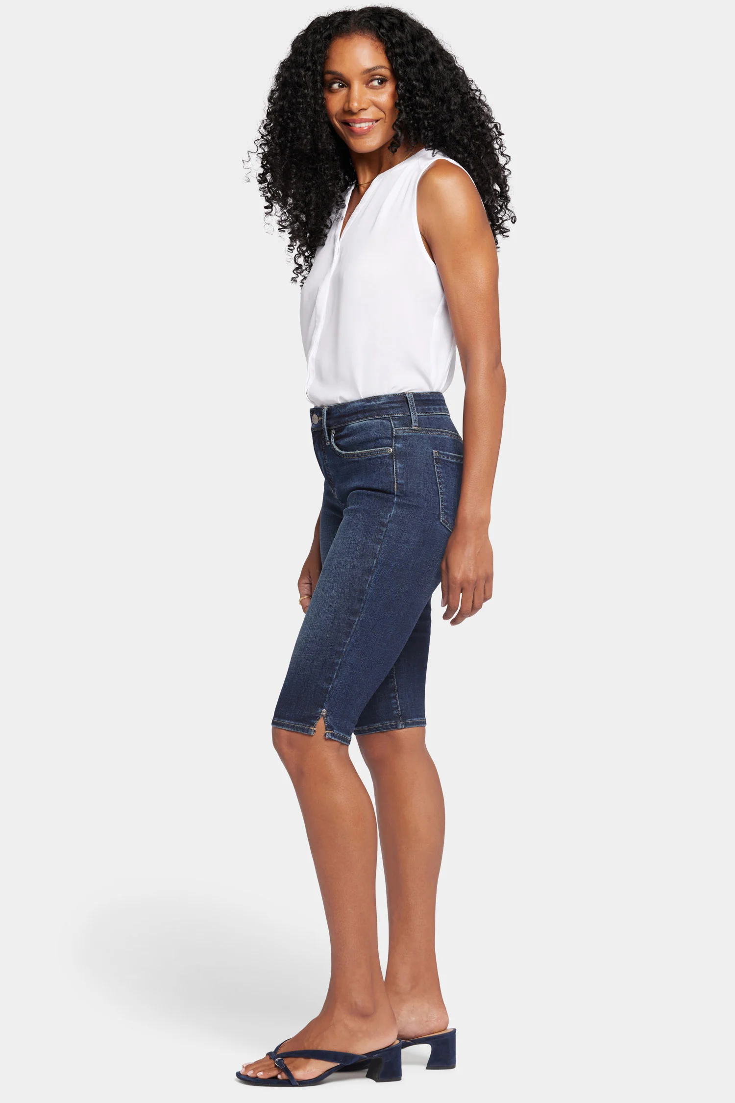 10276-sophie-bike-capri-jeans-in-petite-lotus-gardens-1.webp