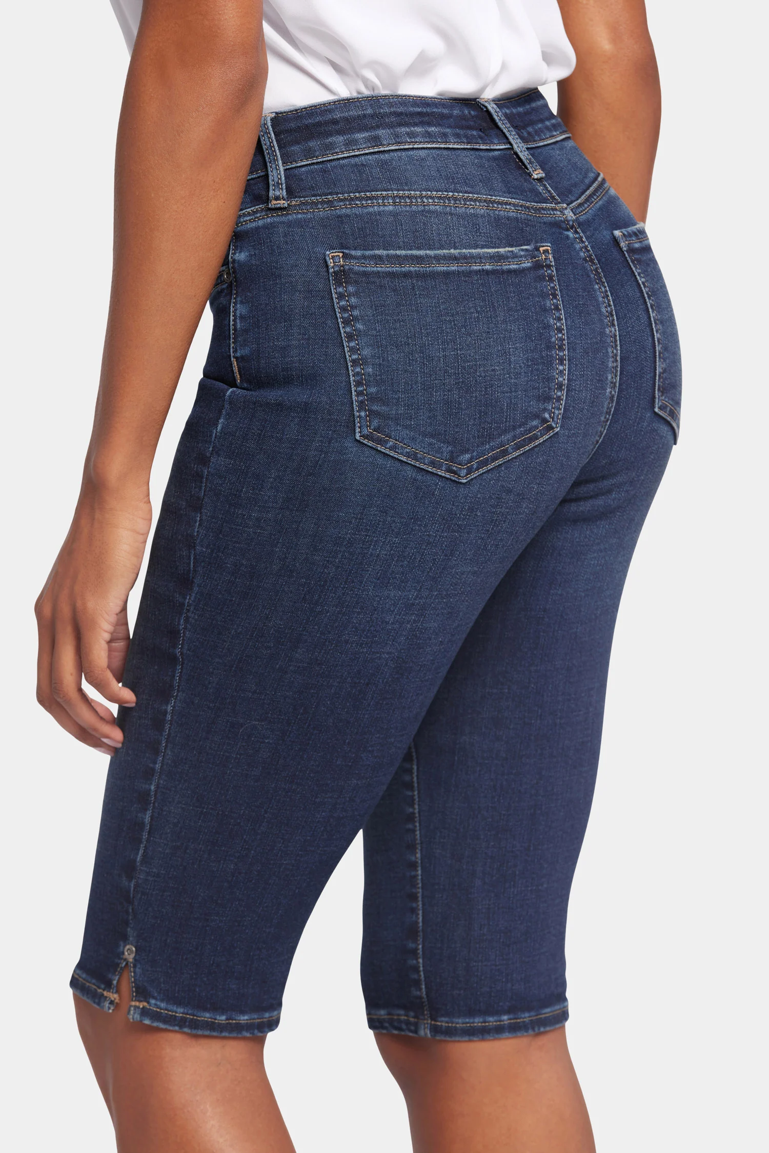10276-sophie-bike-capri-jeans-in-petite-lotus-gardens-1.webp