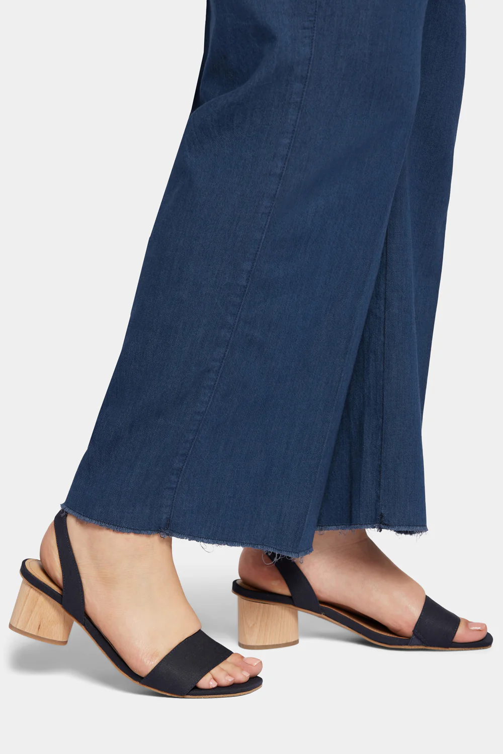 10308-teresa-wide-leg-jeans-in-plus-size-serendipity-1.webp
