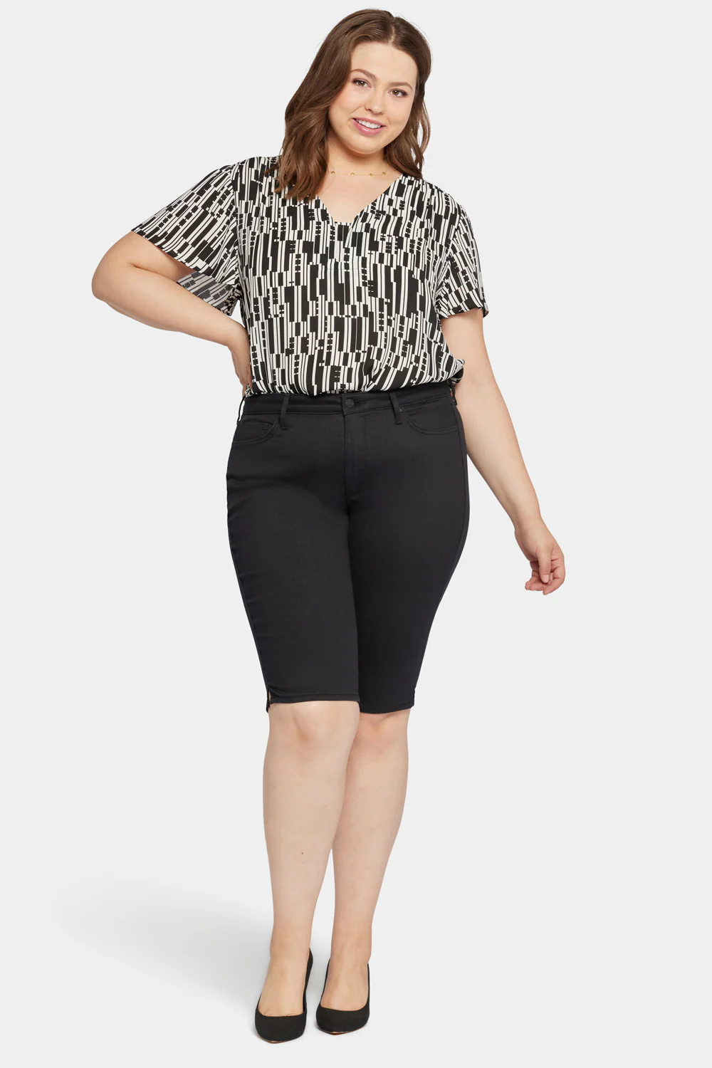 10371-sophie-bike-capri-jeans-in-plus-size-black-1.webp