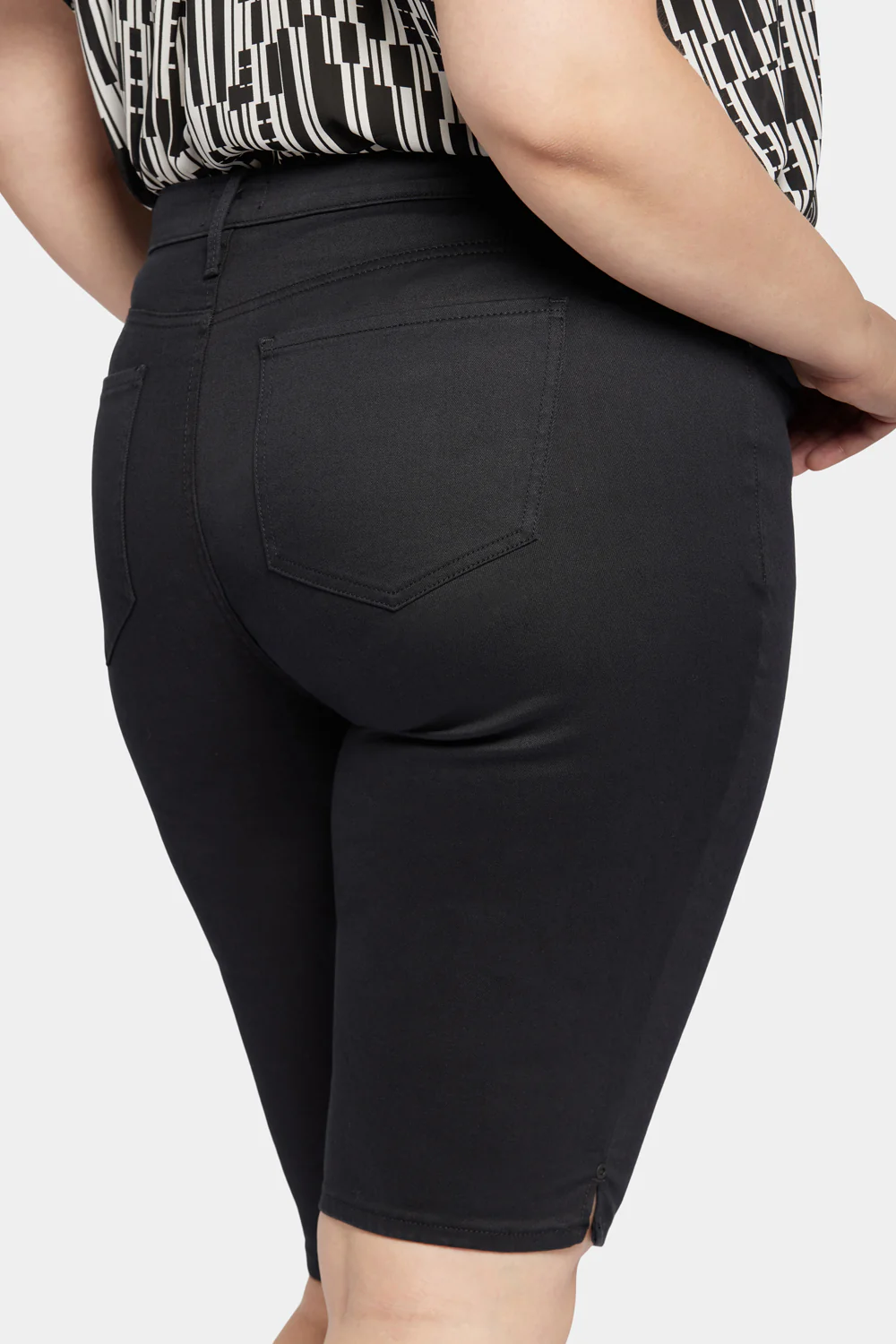 10371-sophie-bike-capri-jeans-in-plus-size-black-1.webp
