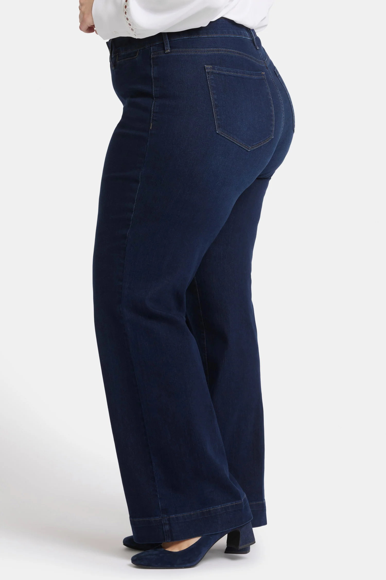 10470-teresa-trouser-jeans-in-plus-size-burbank-wash-1.webp