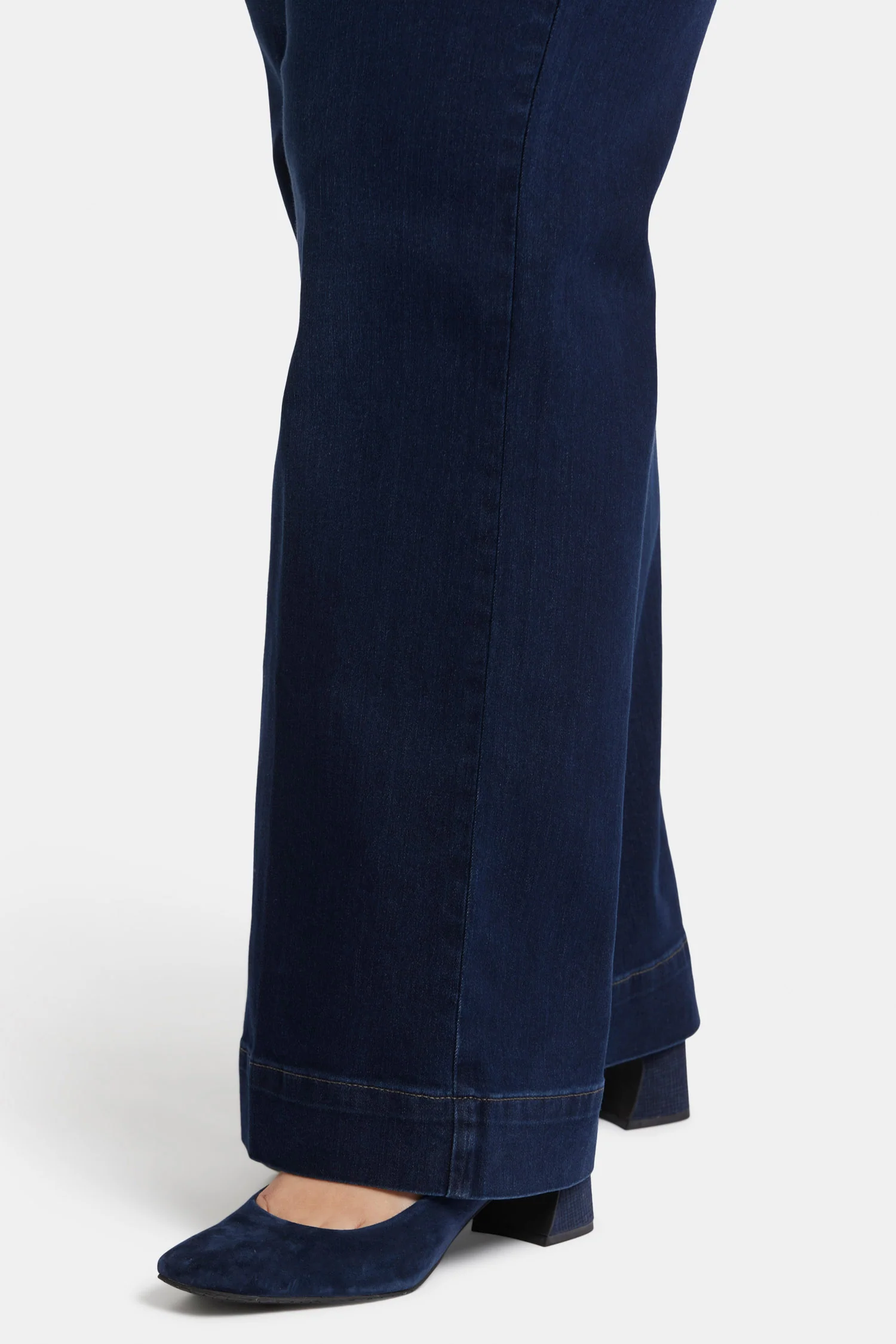 10470-teresa-trouser-jeans-in-plus-size-burbank-wash-1.webp