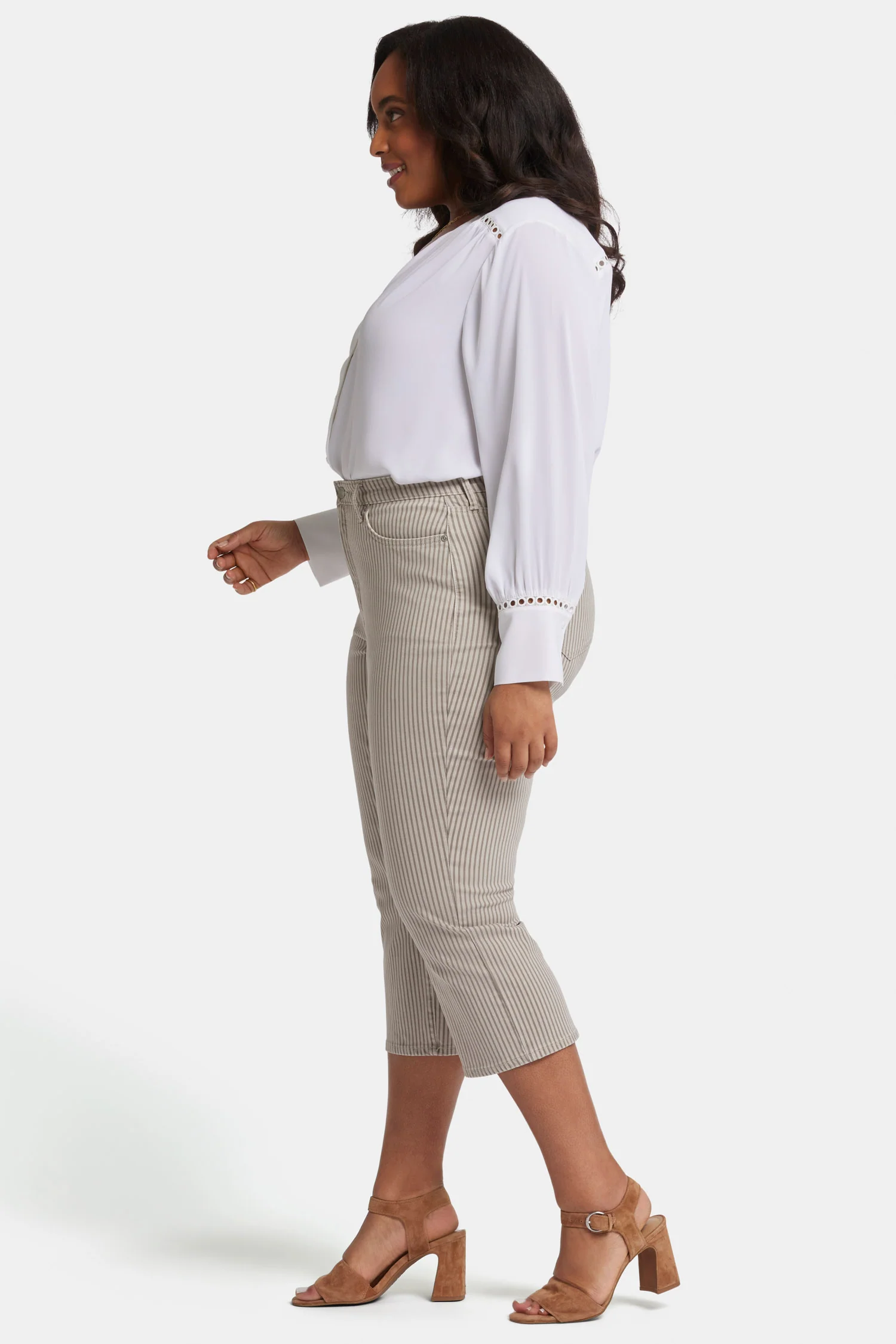 10607-joni-relaxed-capri-jeans-in-plus-size-sandbar-stripe-1.webp