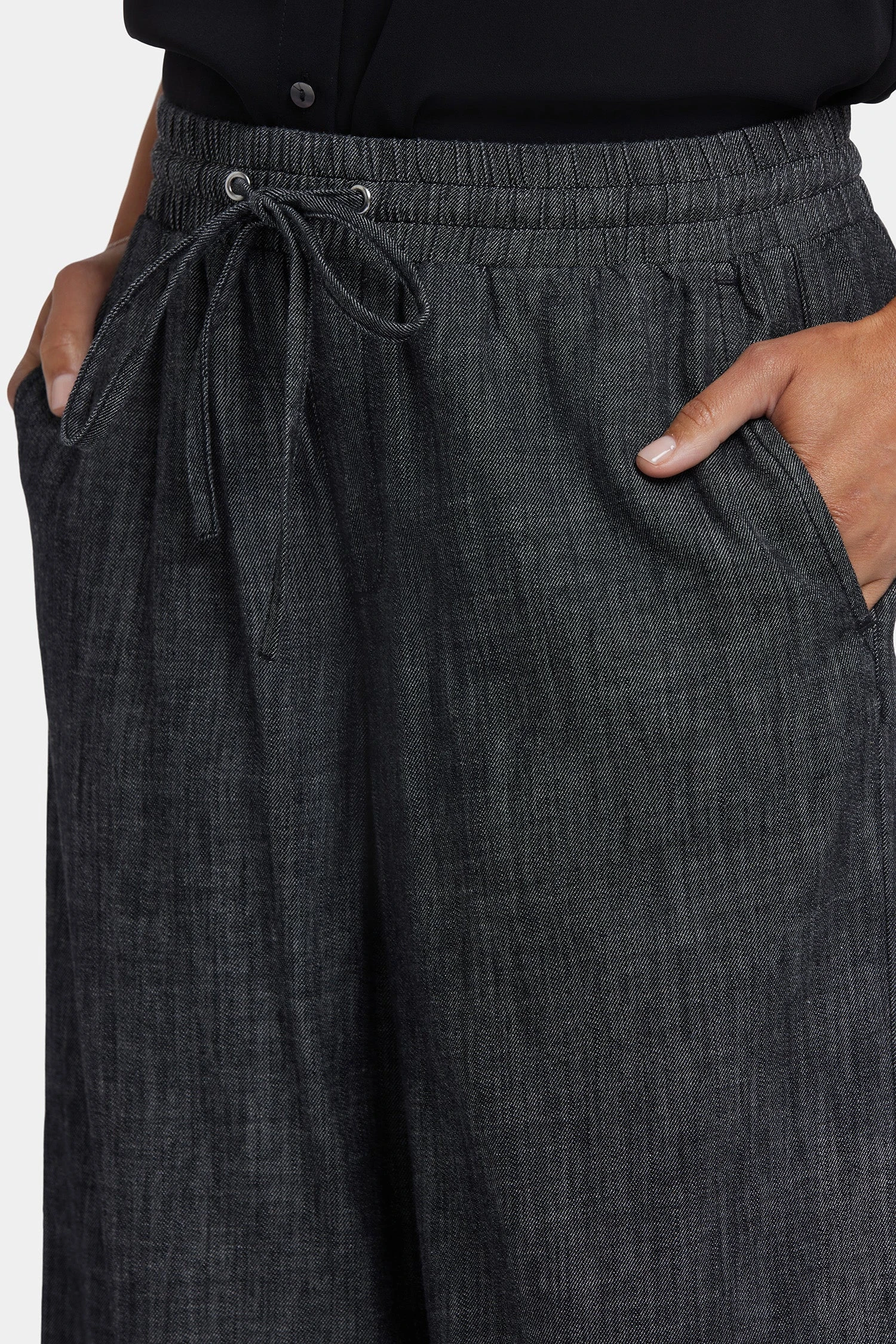 10642-jayne-pull-on-wide-leg-ankle-pants-in-petite-black-rinse-1.webp
