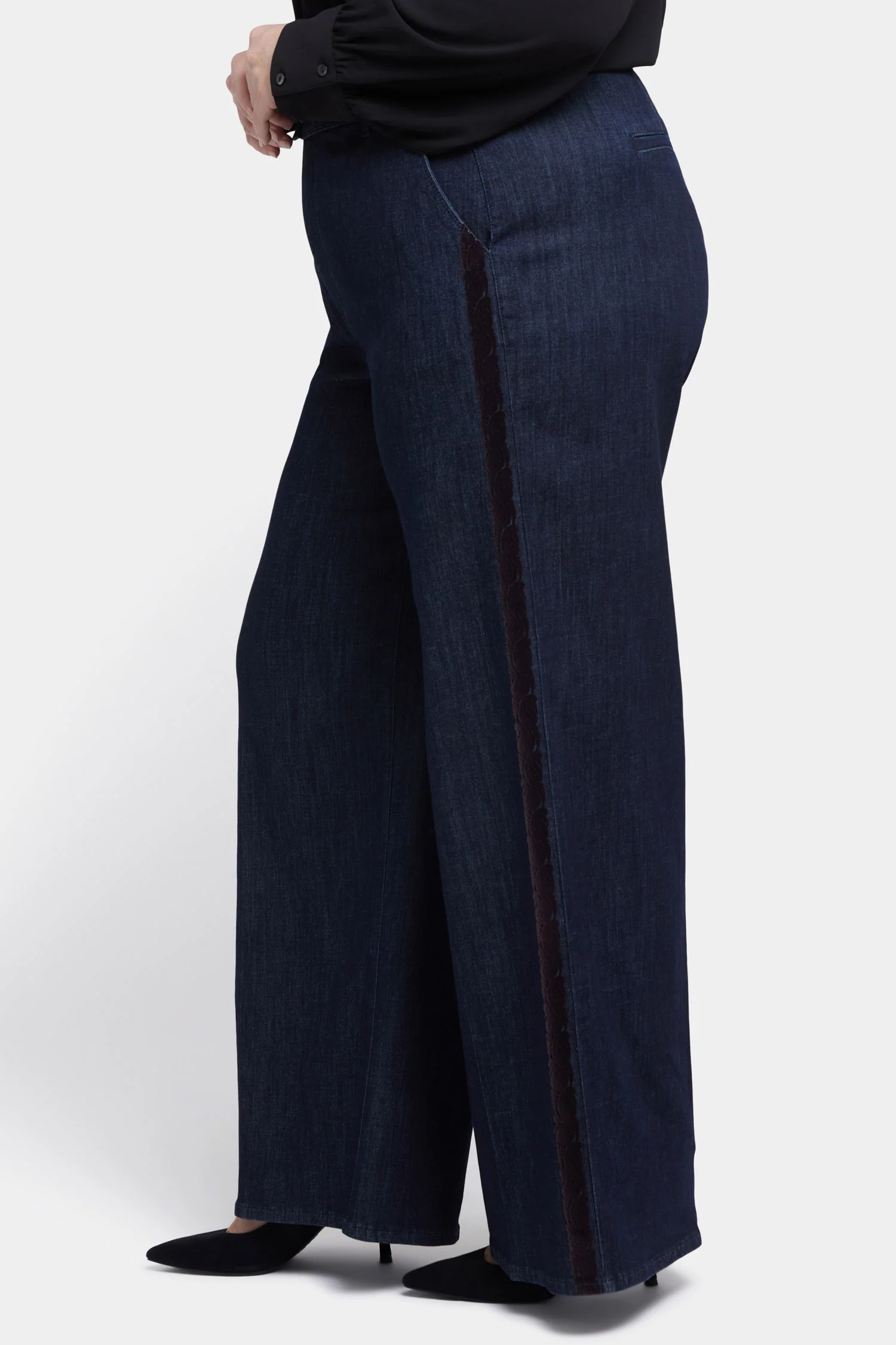 10908-mona-wide-leg-trouser-jeans-in-plus-size-lightweight-rinse-1.webp