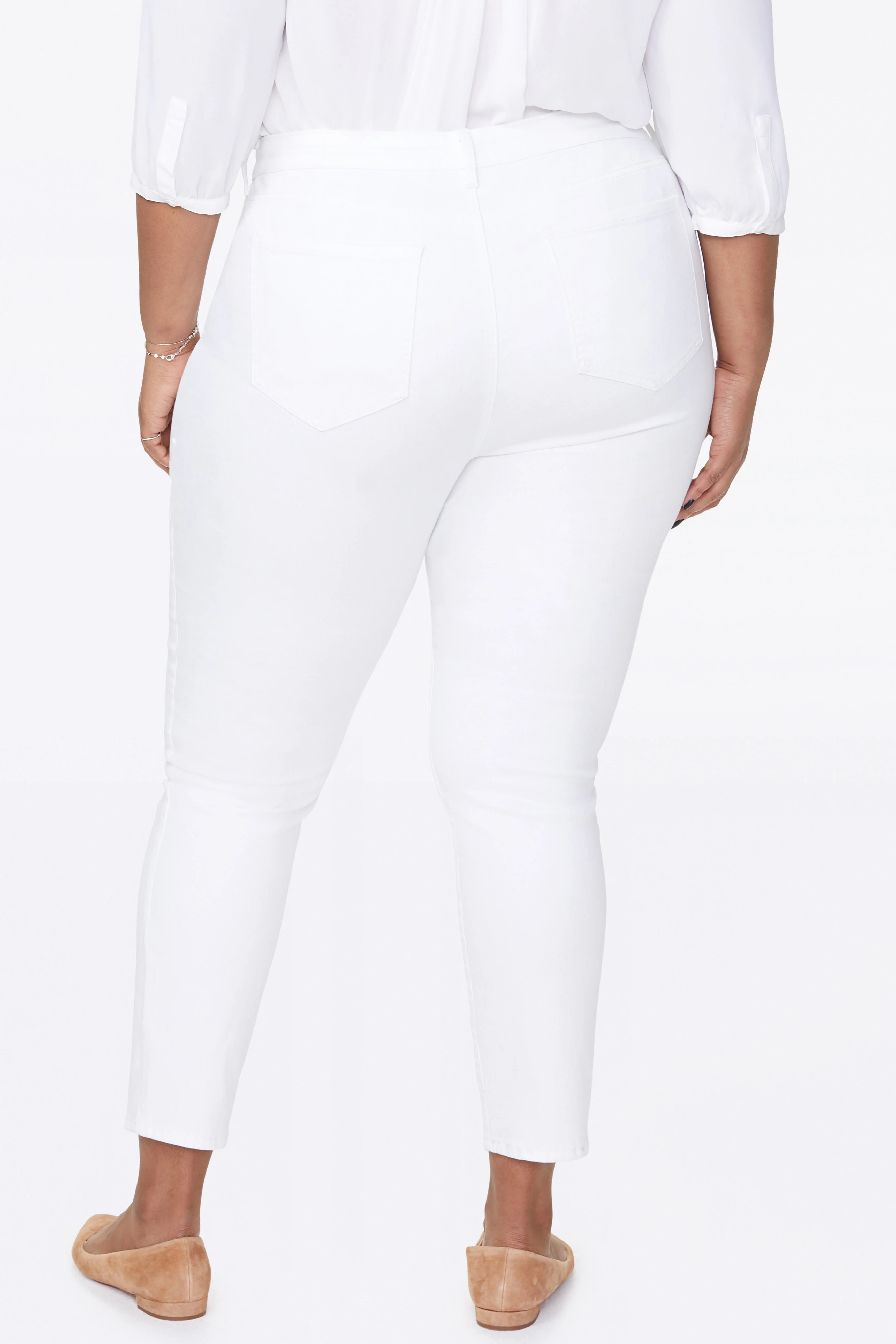 10983-ami-skinny-ankle-jeans-in-plus-size-optic-white-1.webp