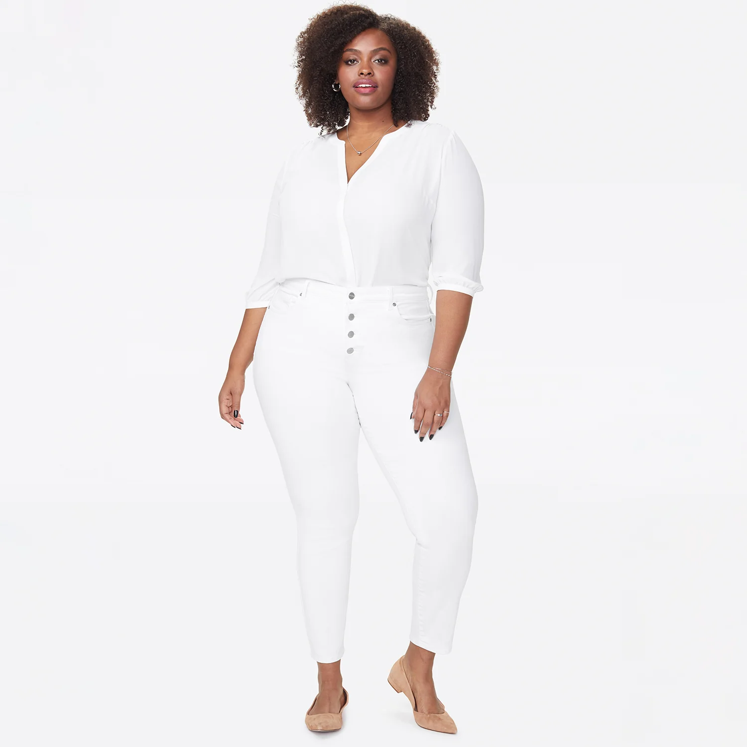 10983-ami-skinny-ankle-jeans-in-plus-size-optic-white-1.webp