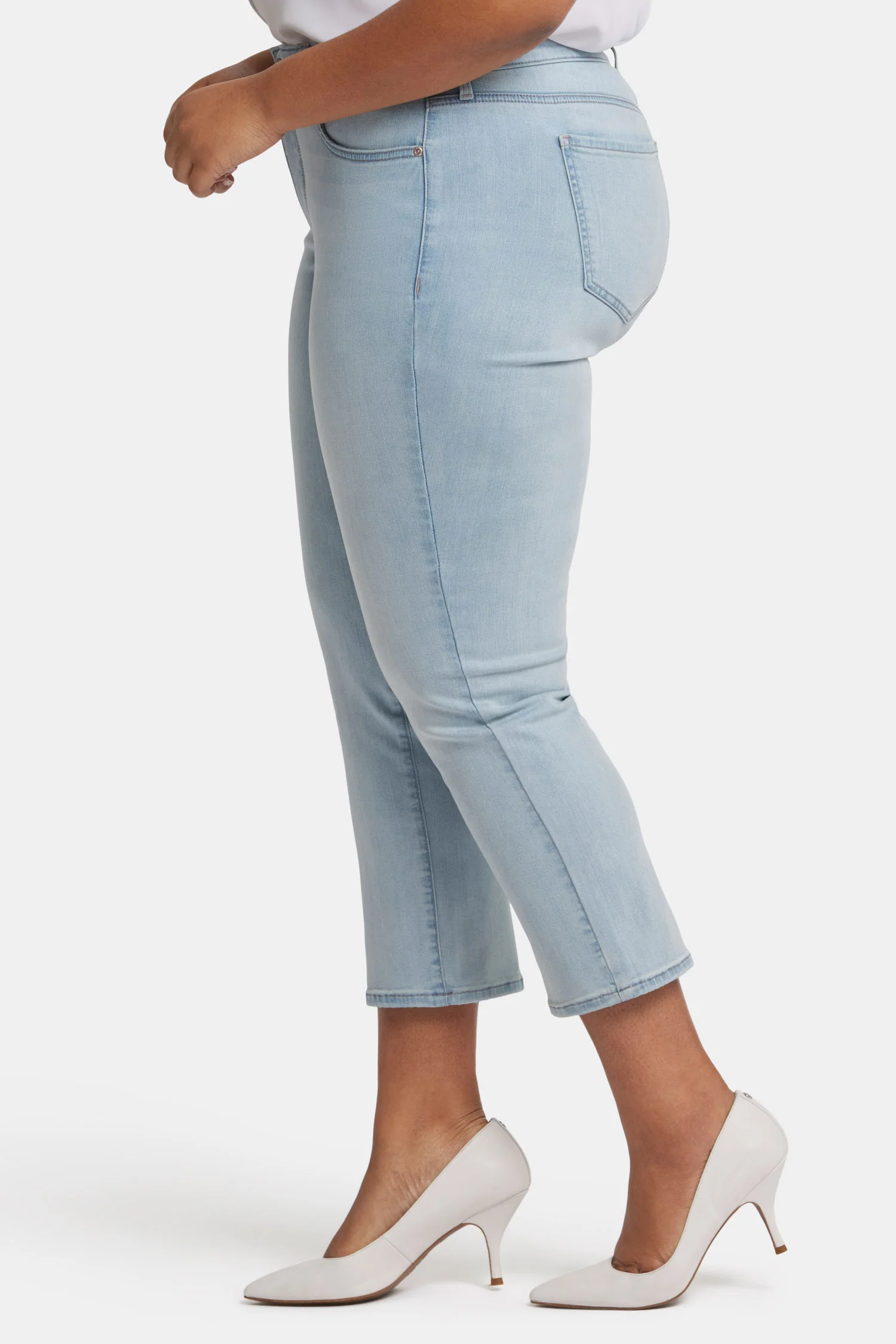 11054-marilyn-straight-ankle-jeans-in-plus-size-mykonos-1.webp
