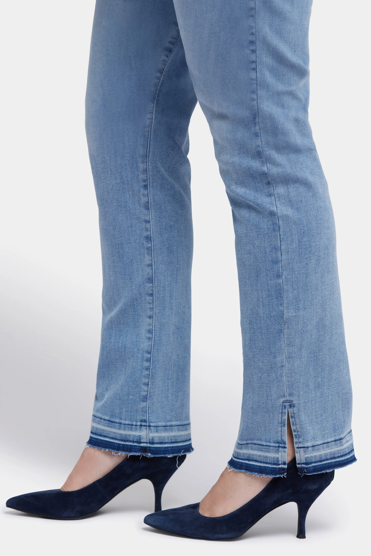 11149-marilyn-straight-jeans-in-plus-size-big-skies-1.webp