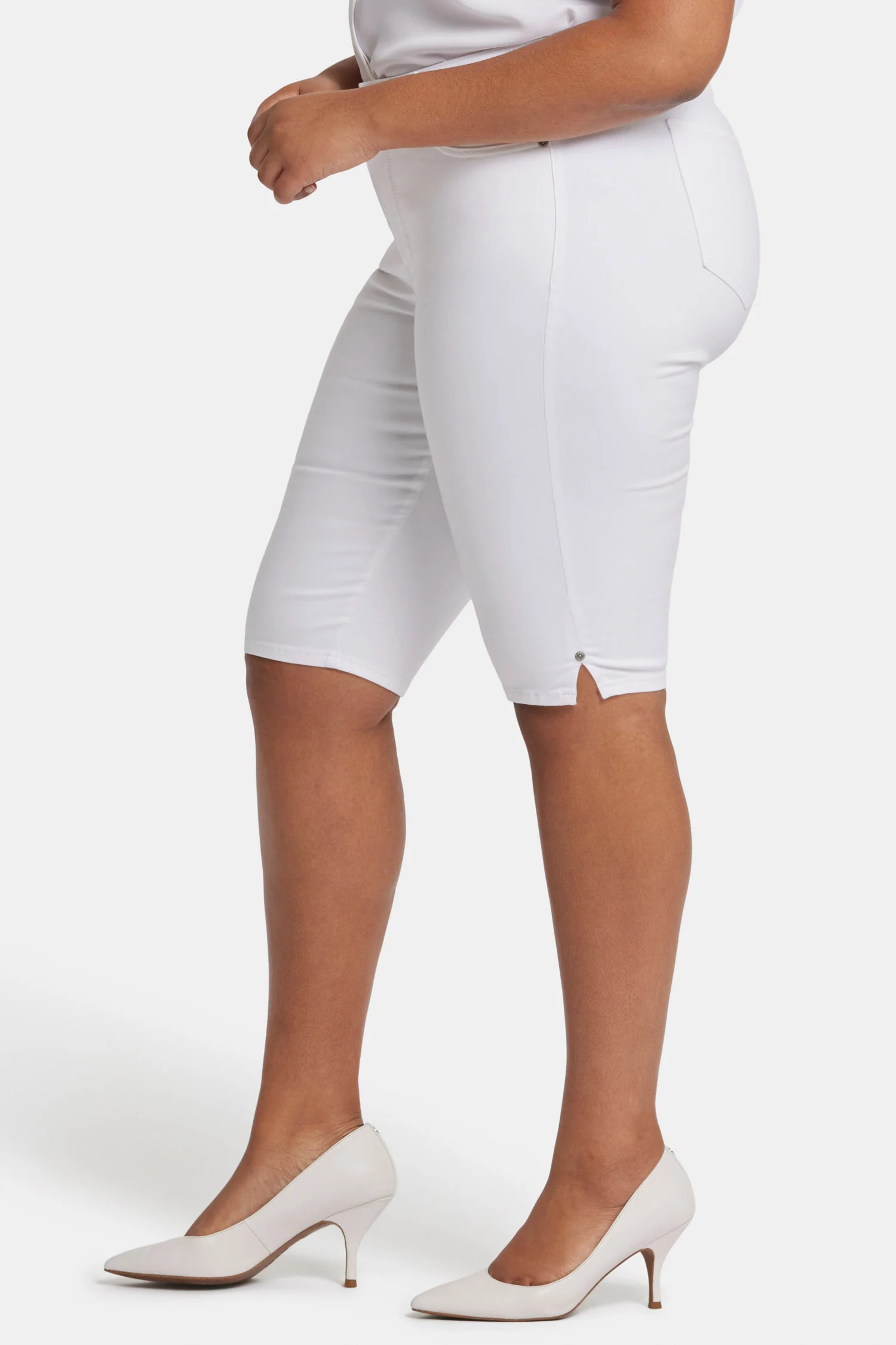 11204-sophie-bike-capri-jeans-in-plus-size-optic-white-1.webp