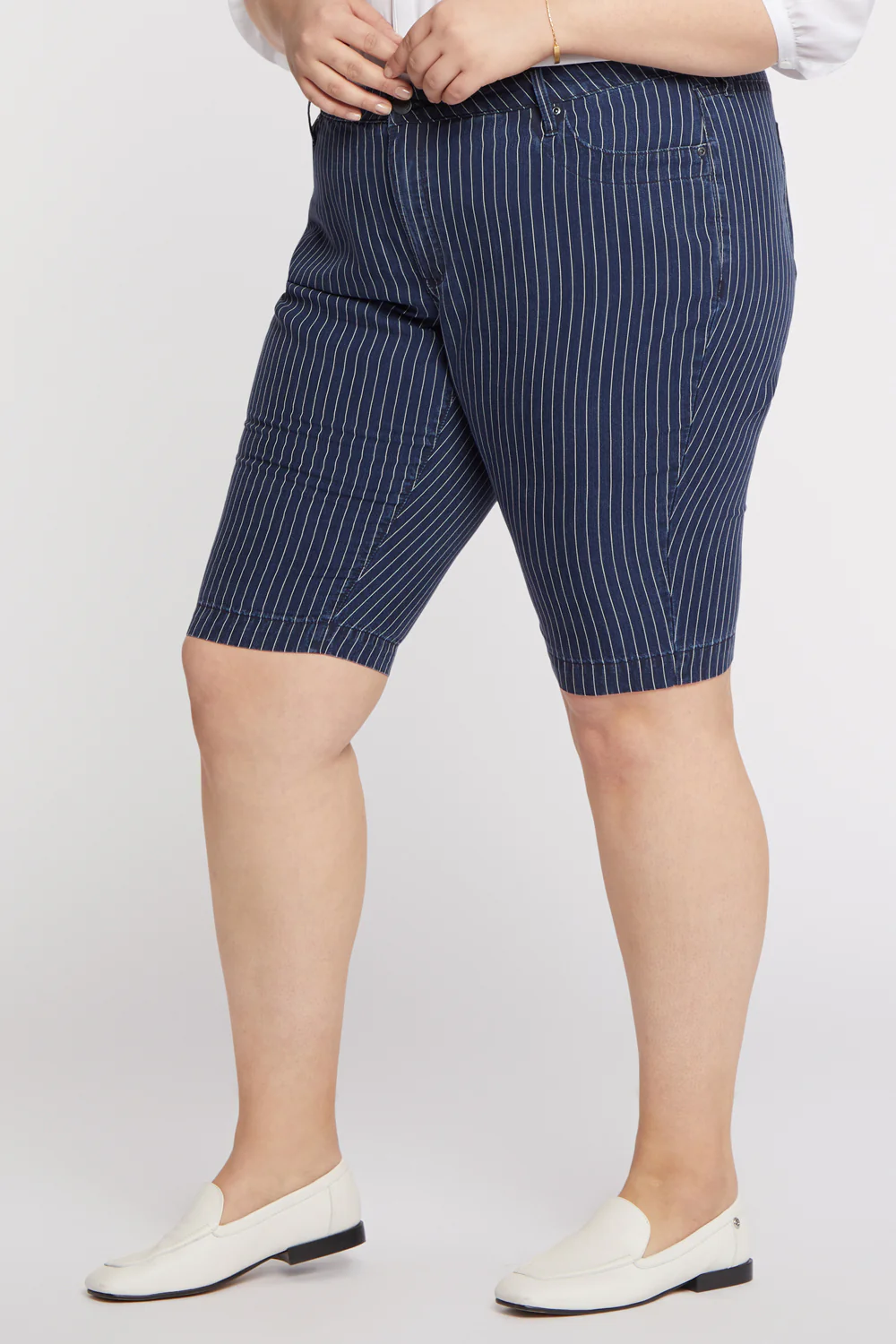 11298-tailored-bermuda-shorts-in-plus-size-dark-enzyme-1.webp