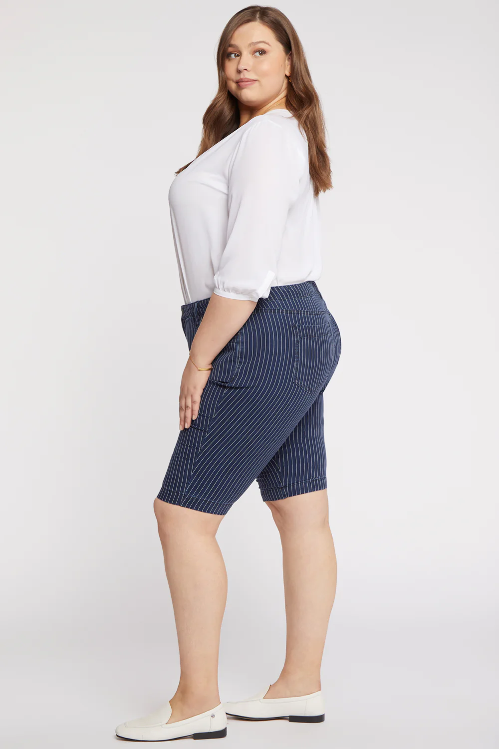 11298-tailored-bermuda-shorts-in-plus-size-dark-enzyme-1.webp