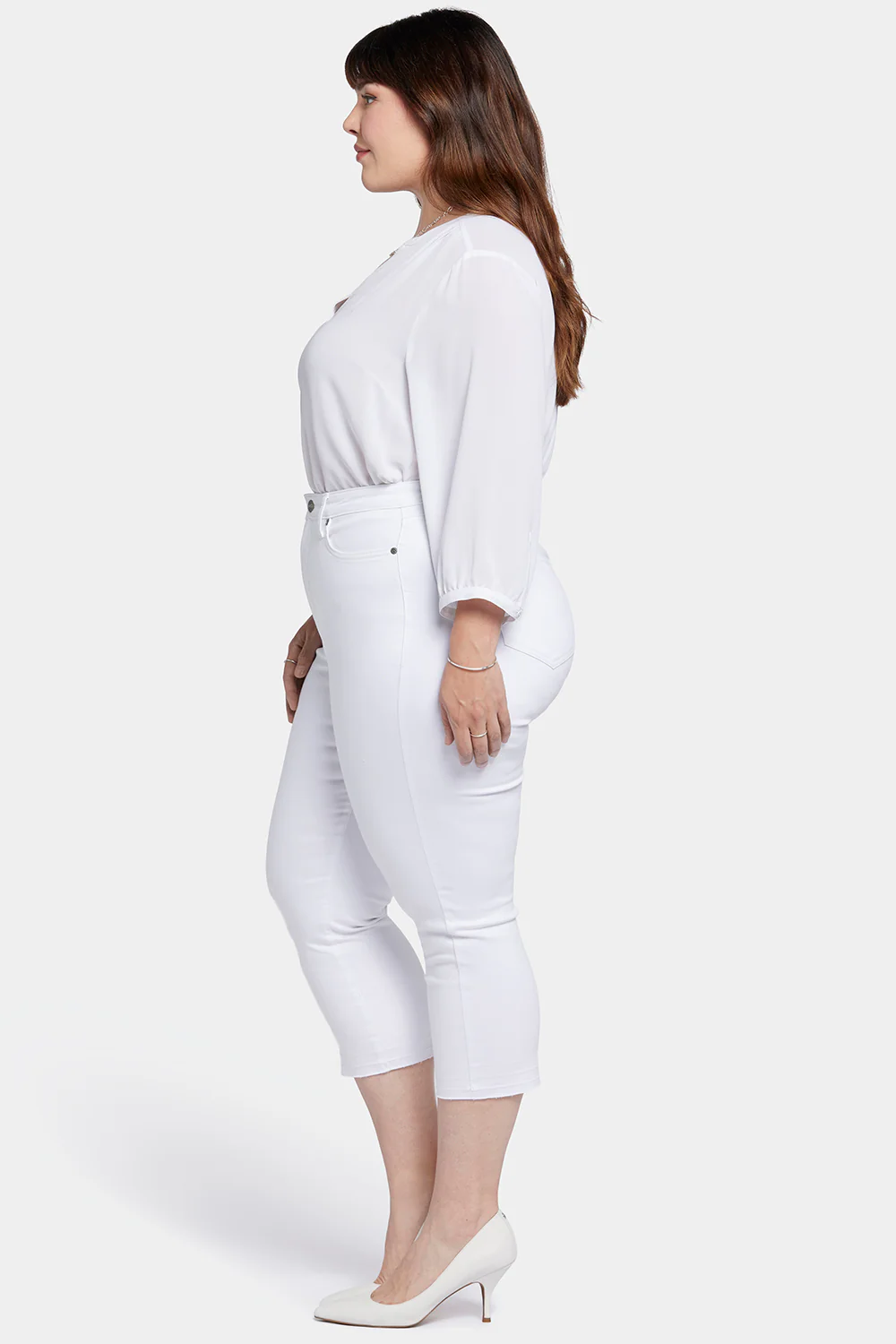 11366-chloe-capri-jeans-in-plus-size-optic-white-1.webp