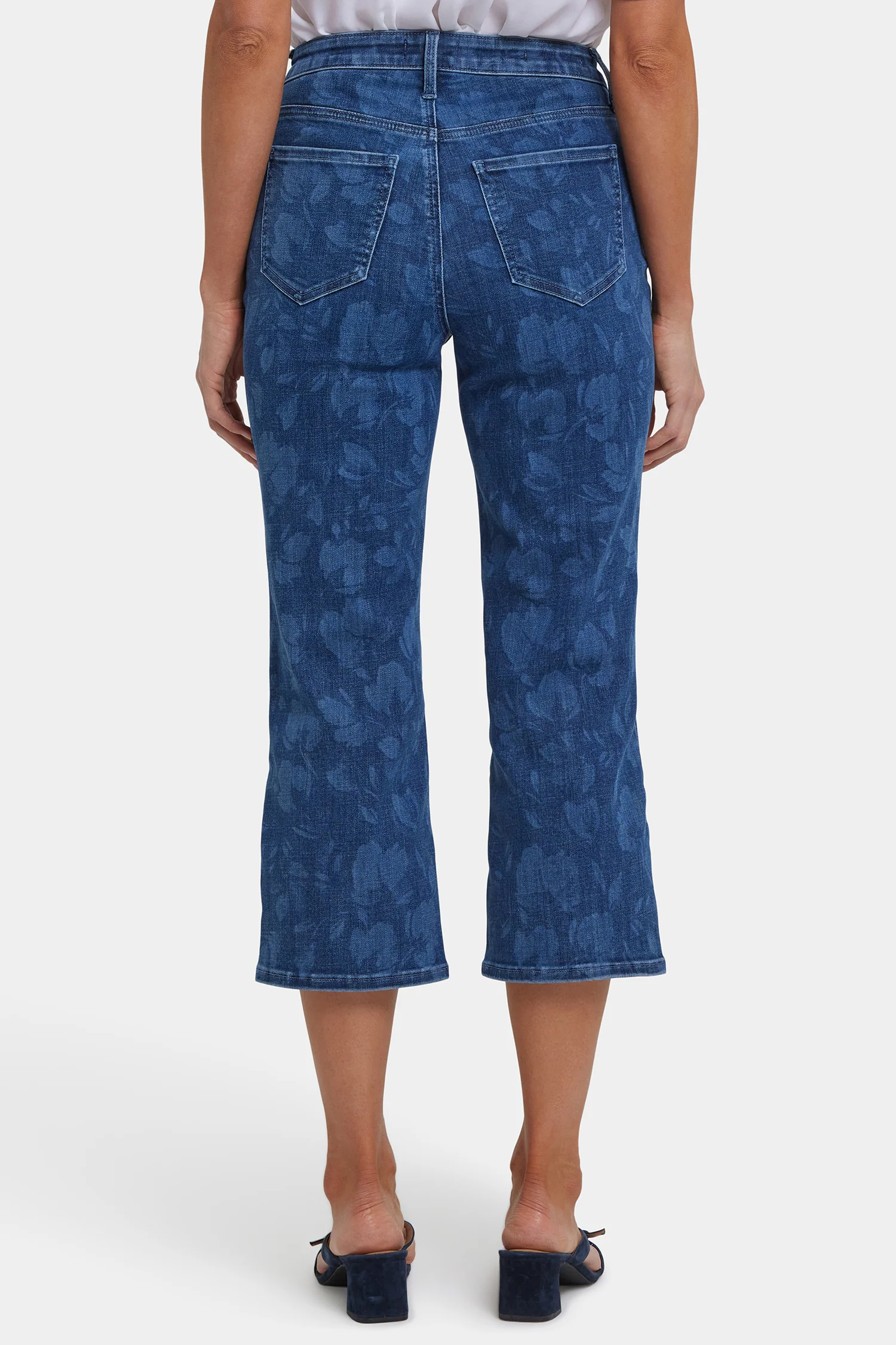 11556-joni-relaxed-capri-jeans-in-petite-indigo-bella-1.webp