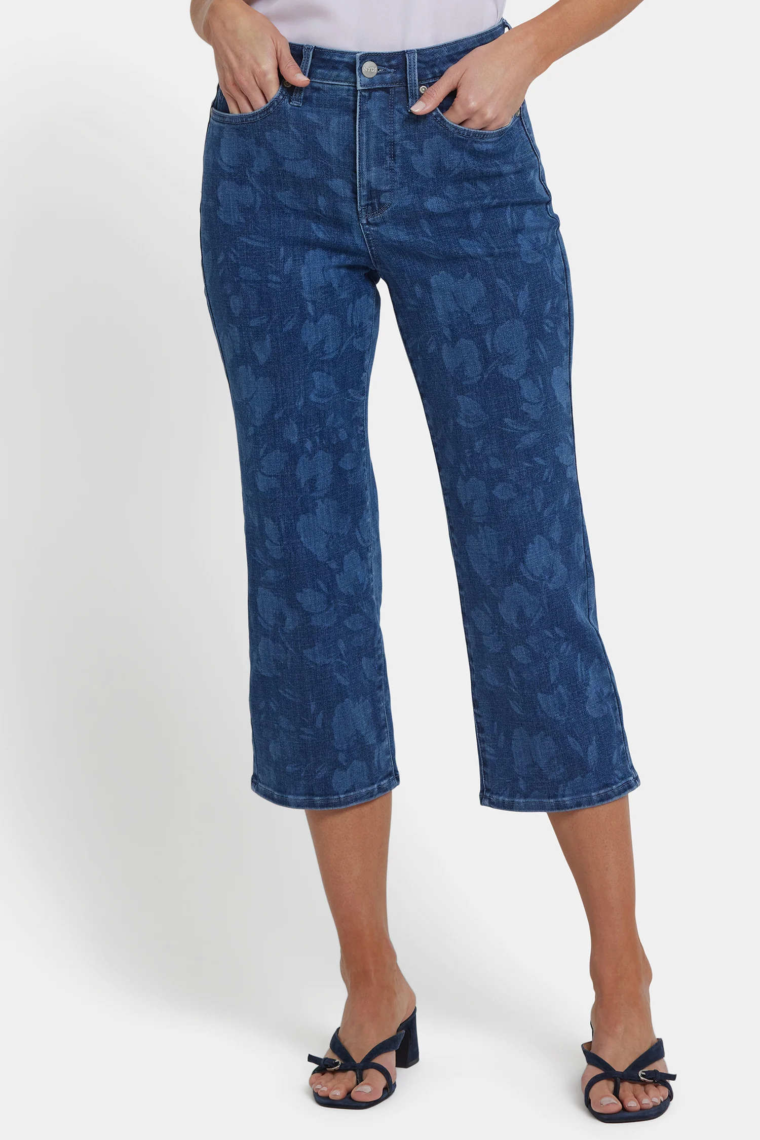 11556-joni-relaxed-capri-jeans-in-petite-indigo-bella-1.webp