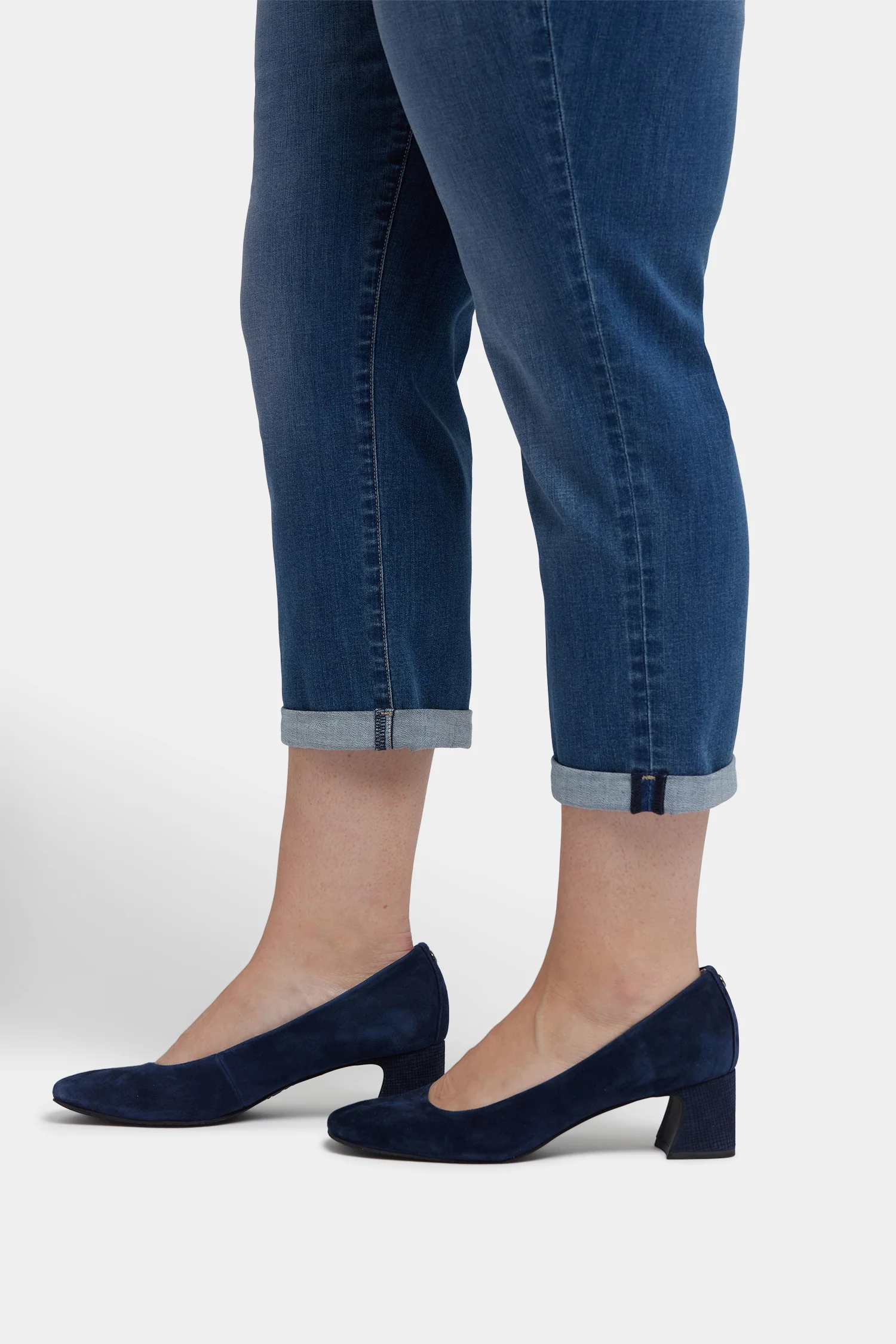 11684-chloe-skinny-capri-jeans-in-plus-size-costa-brava-1.webp
