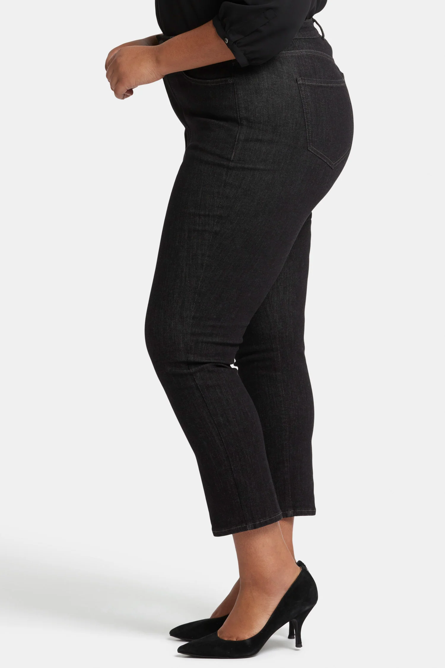 11807-curve-shaper-sheri-slim-ankle-jeans-in-plus-size-gardenranch-1.webp
