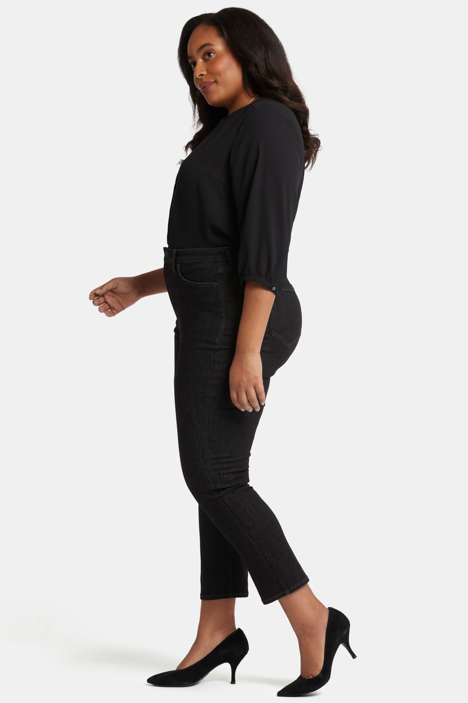 11807-curve-shaper-sheri-slim-ankle-jeans-in-plus-size-gardenranch-1.webp