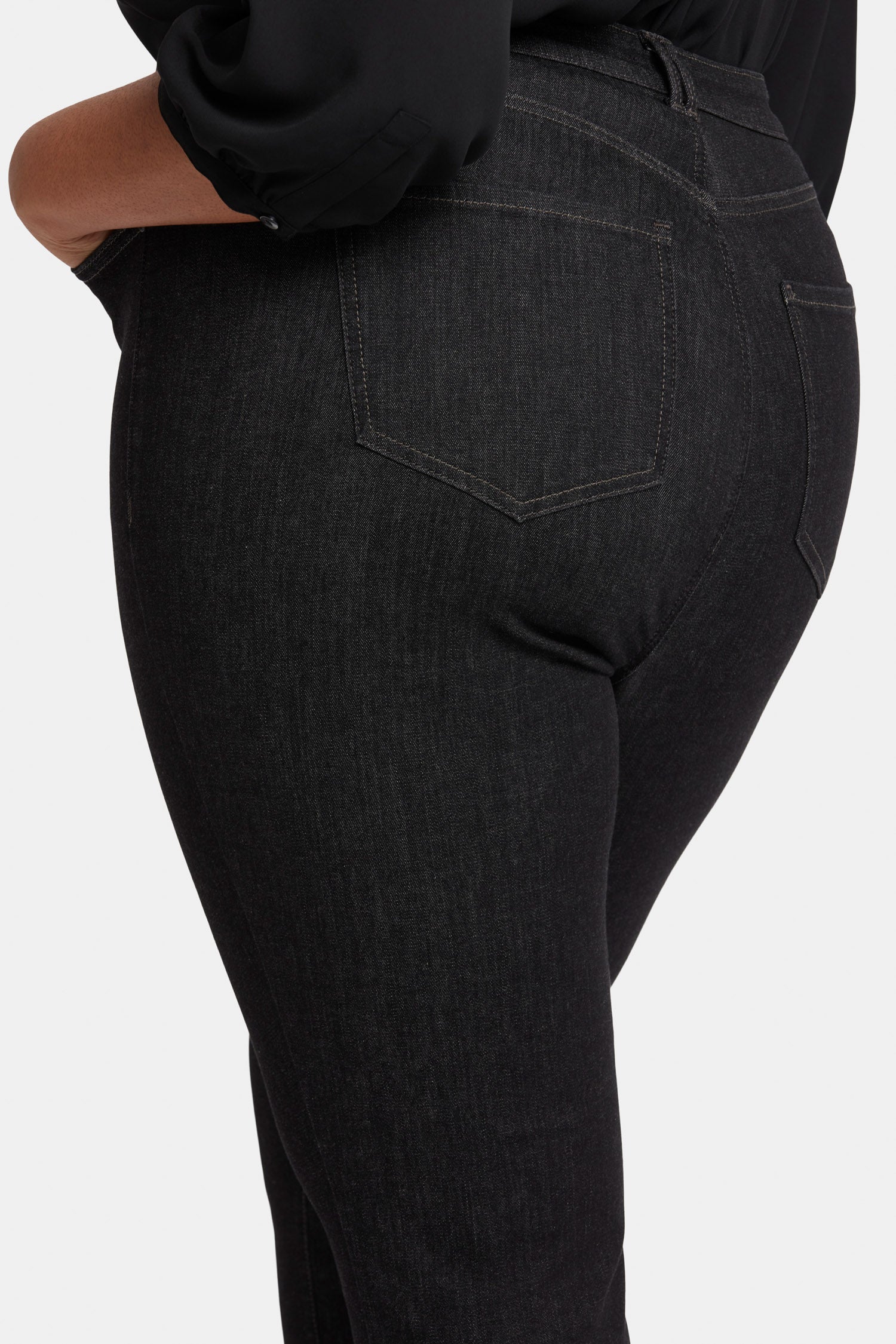 11807-curve-shaper-sheri-slim-ankle-jeans-in-plus-size-gardenranch-1.webp