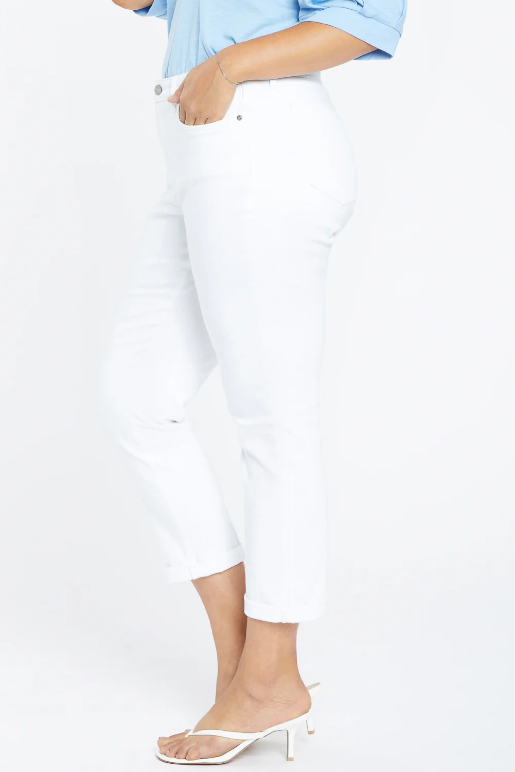 11869-margot-girlfriend-jeans-in-plus-size-optic-white-1.webp