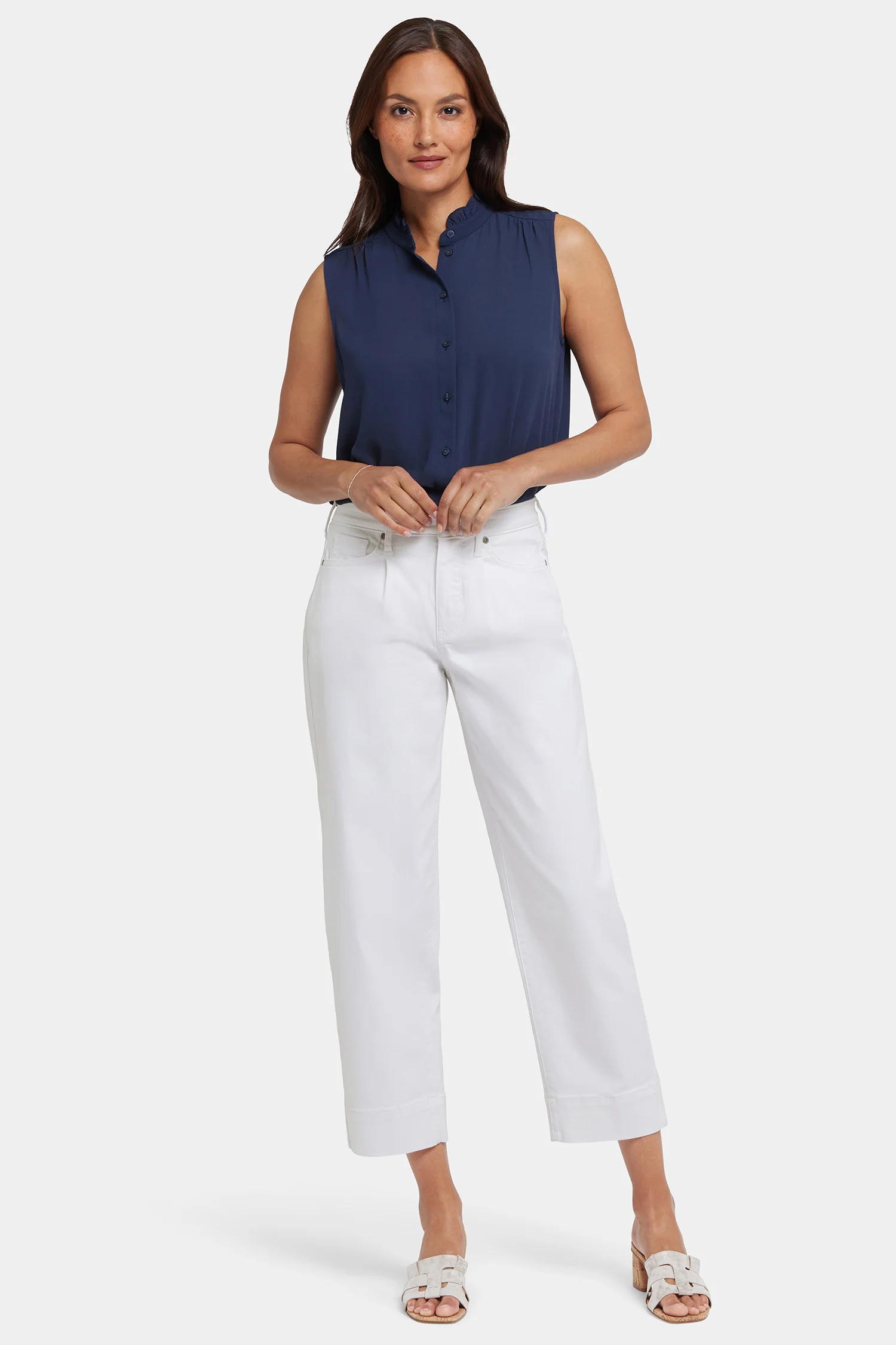 11890-balloon-ankle-jeans-in-petite-optic-white-1.webp