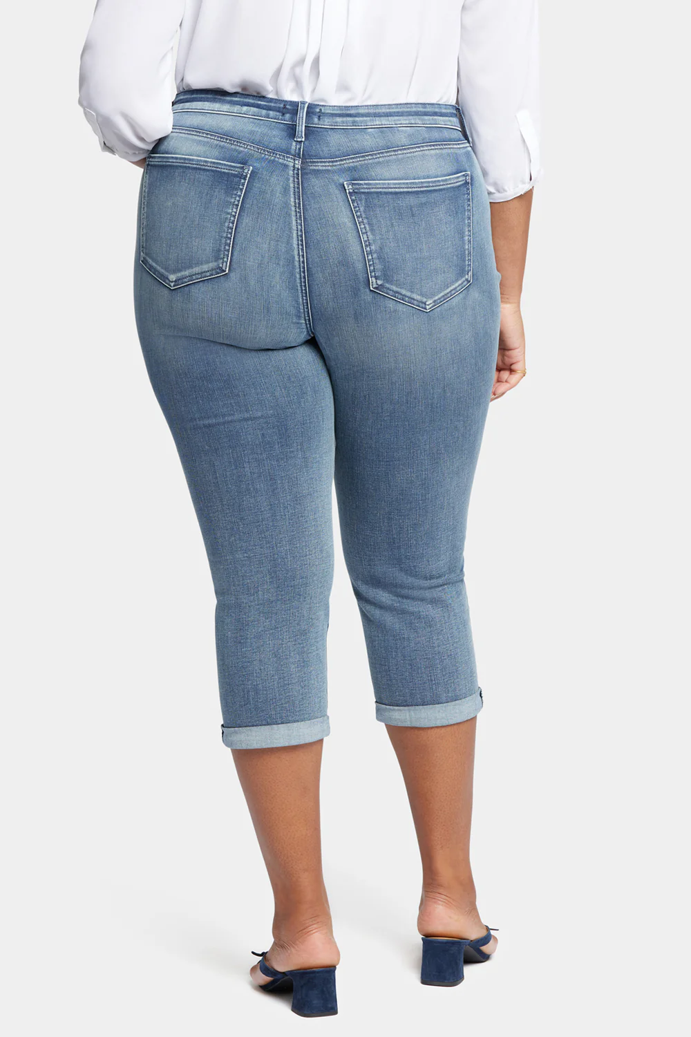 11949-chloe-skinny-capri-jeans-in-plus-size-prelude-1.webp