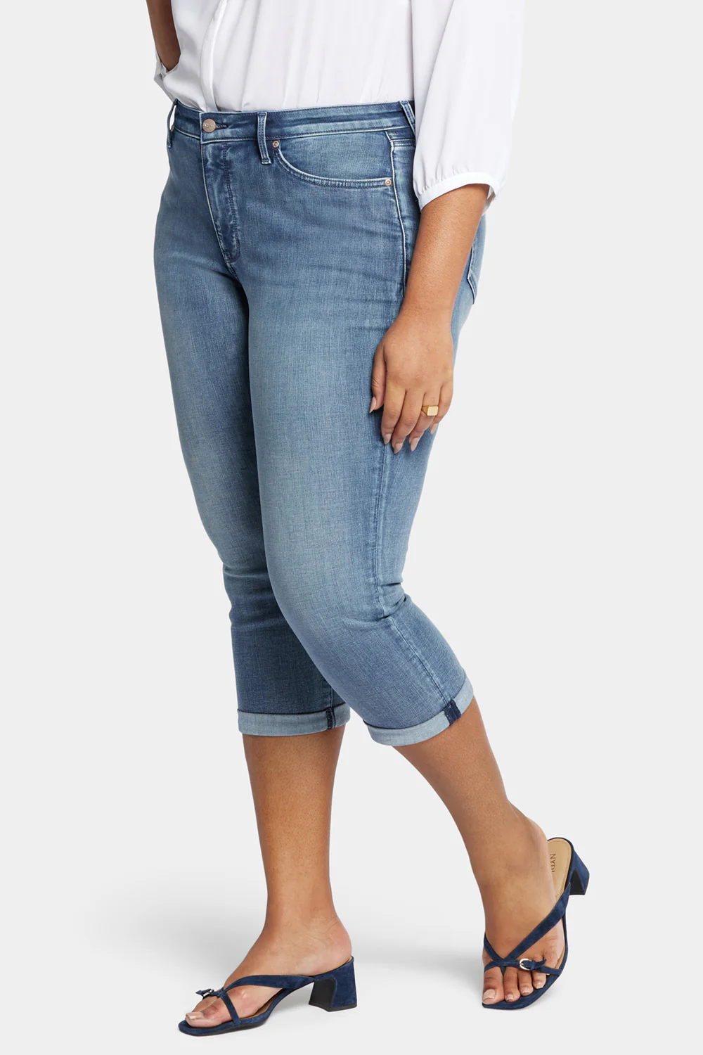 11949-chloe-skinny-capri-jeans-in-plus-size-prelude-1.webp