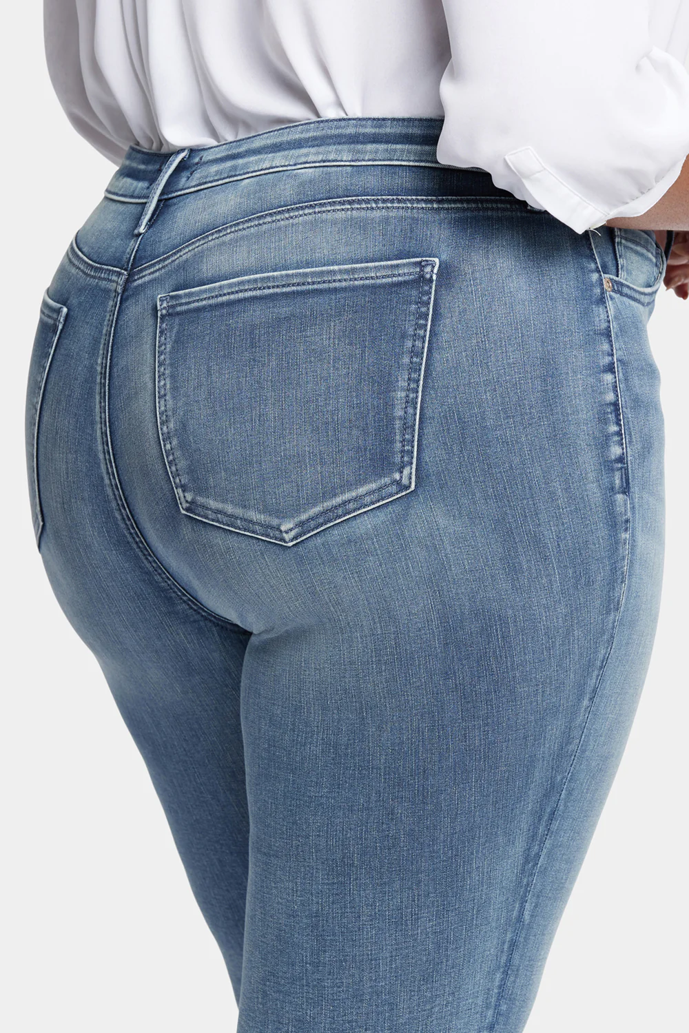 11949-chloe-skinny-capri-jeans-in-plus-size-prelude-1.webp