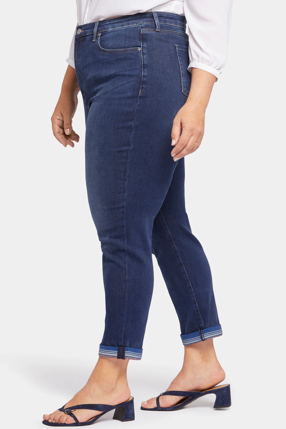 11995-margot-girlfriend-jeans-in-plus-size-blue-moon-1.webp