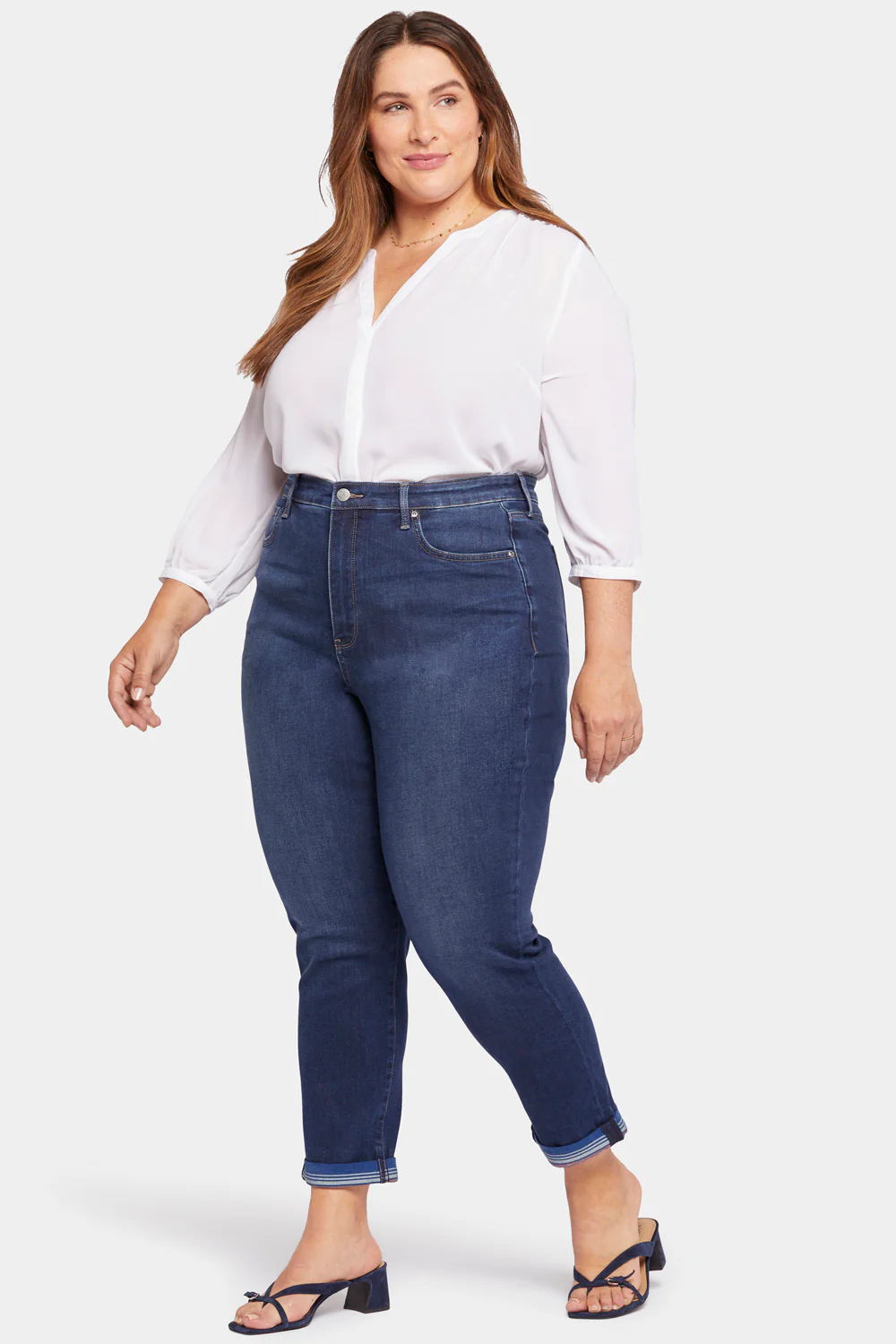 11995-margot-girlfriend-jeans-in-plus-size-blue-moon-1.webp