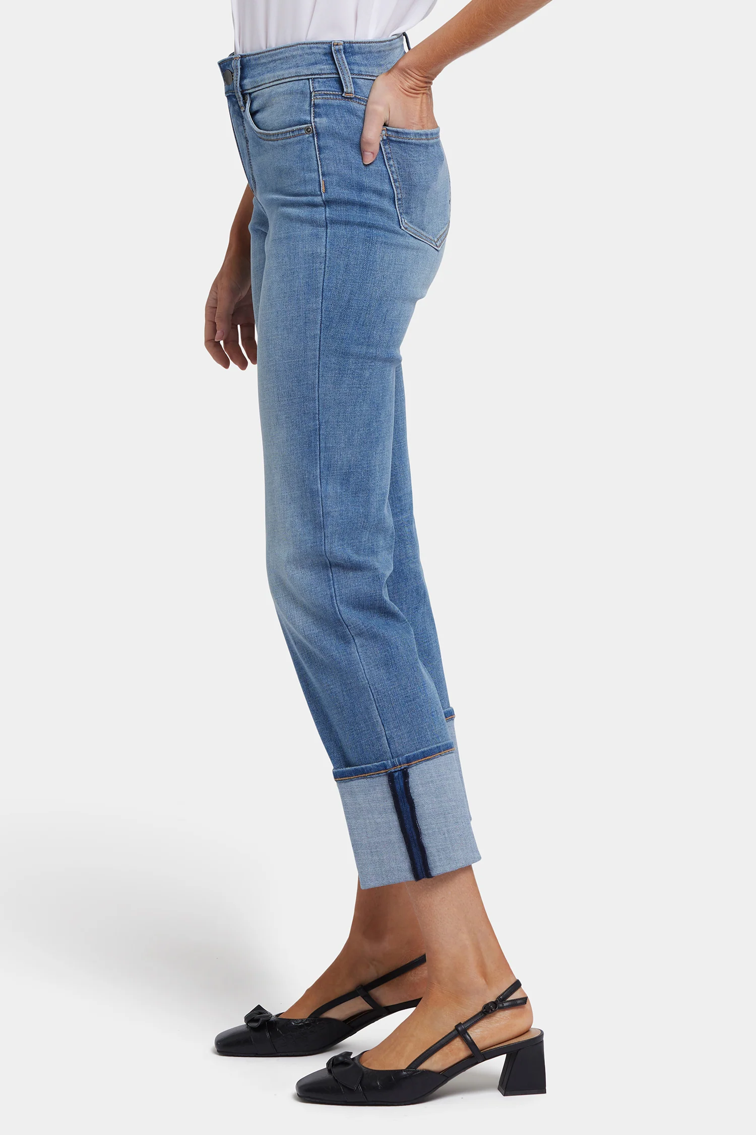 12104-marilyn-straight-jeans-in-petite-barcelona-breeze-1.webp