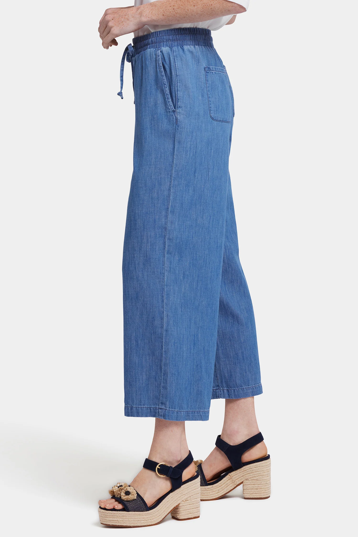 12128-jayne-pull-on-wide-leg-ankle-pants-in-petite-everly-1.webp