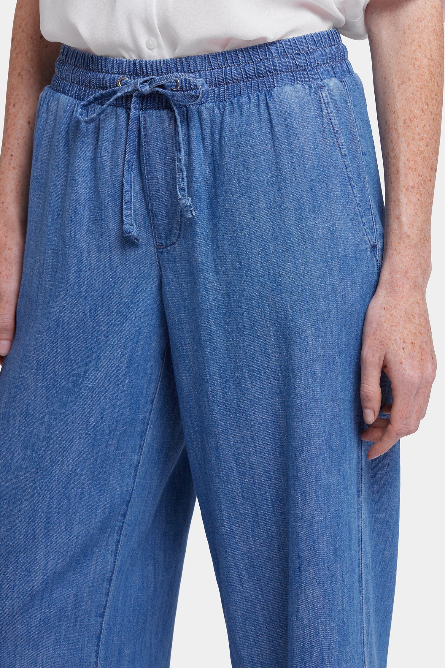12128-jayne-pull-on-wide-leg-ankle-pants-in-petite-everly-1.webp