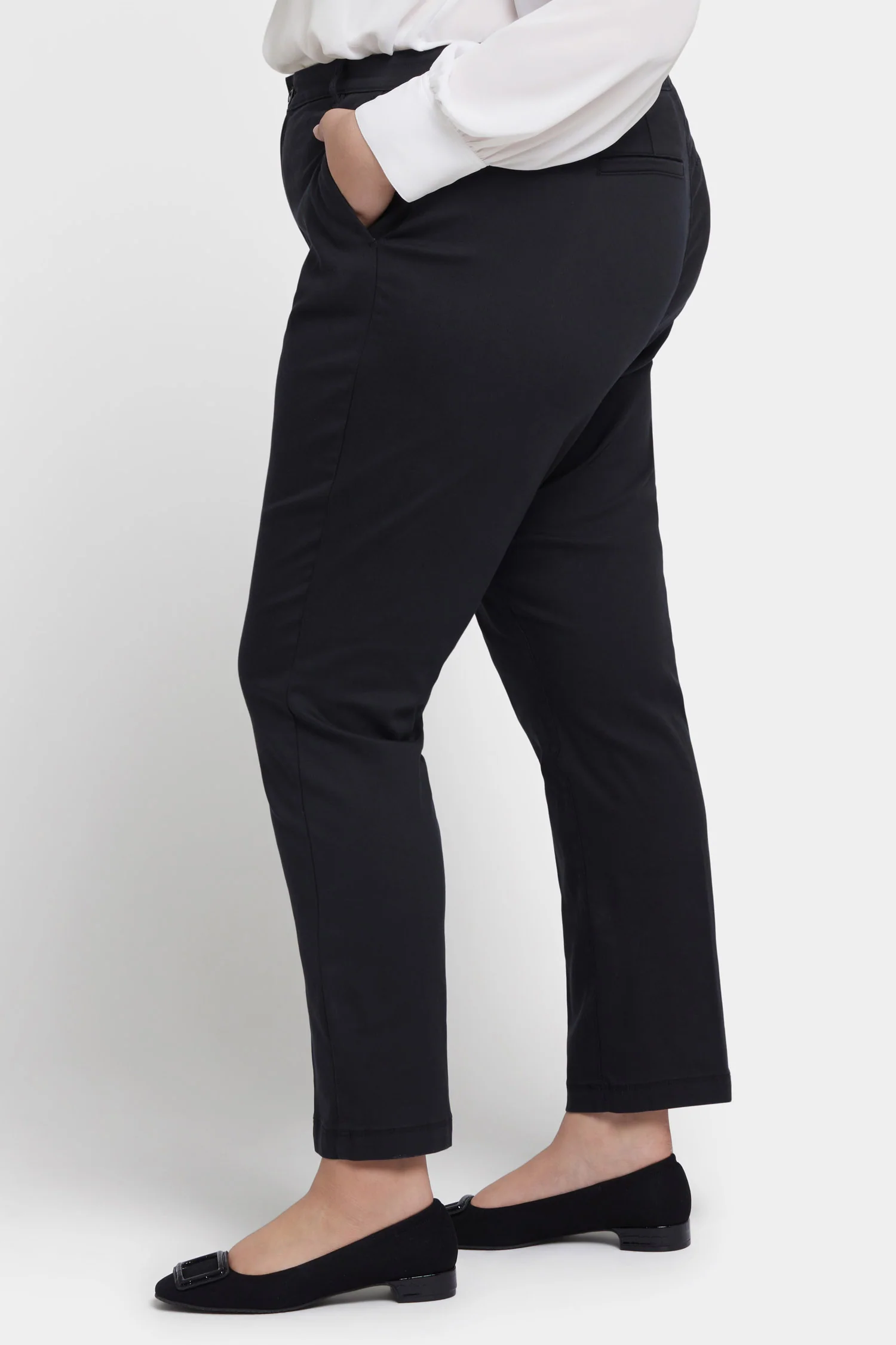 12226-sadie-slim-pants-in-plus-size-black-1.webp