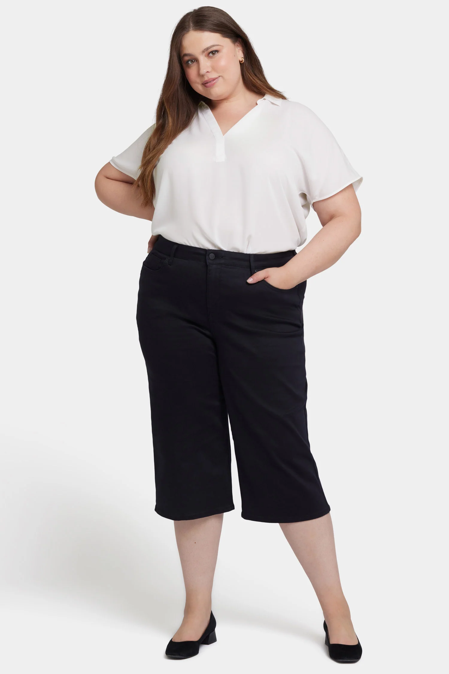 12257-wide-leg-pedal-pusher-jeans-in-plus-size-black-1.webp