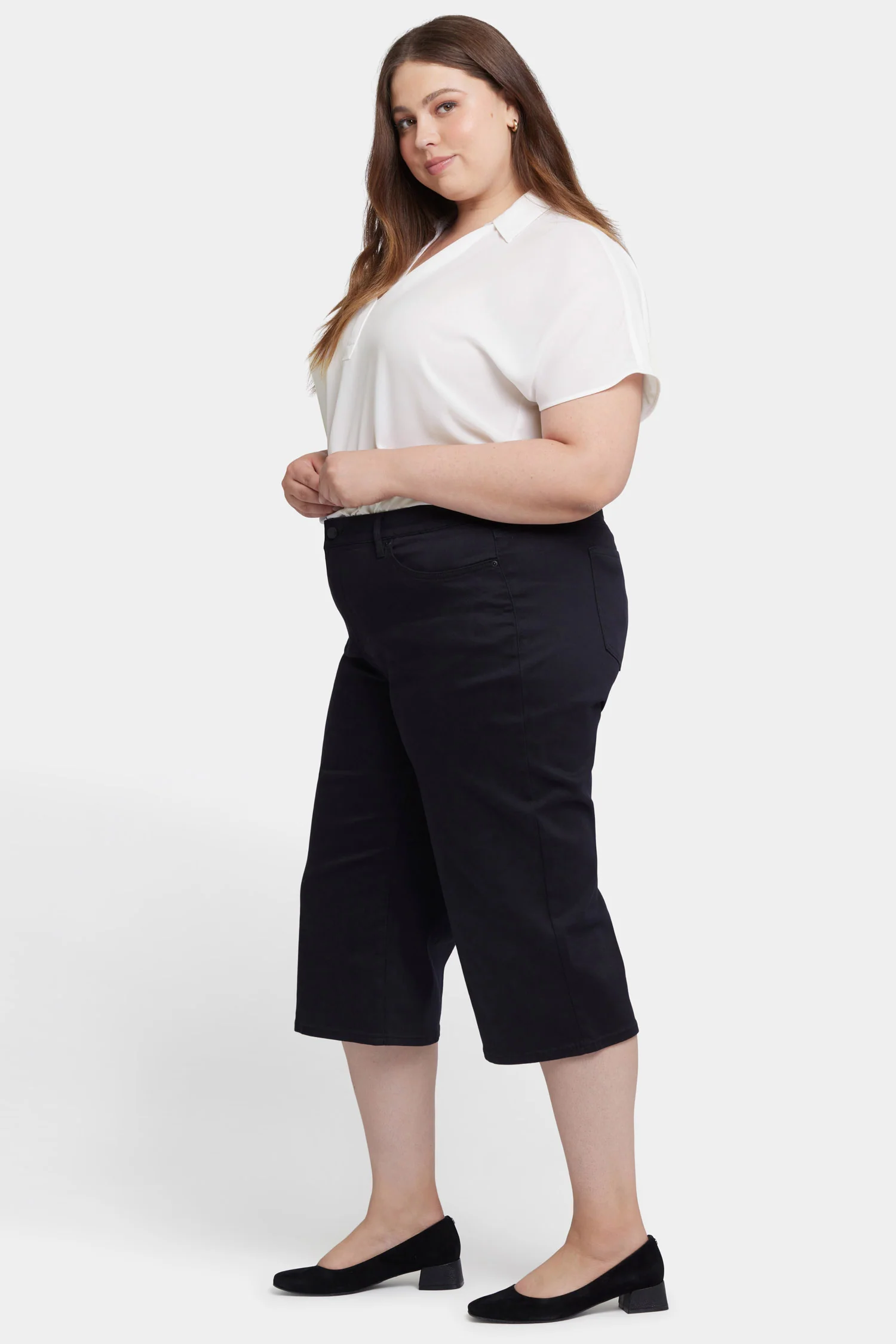 12257-wide-leg-pedal-pusher-jeans-in-plus-size-black-1.webp