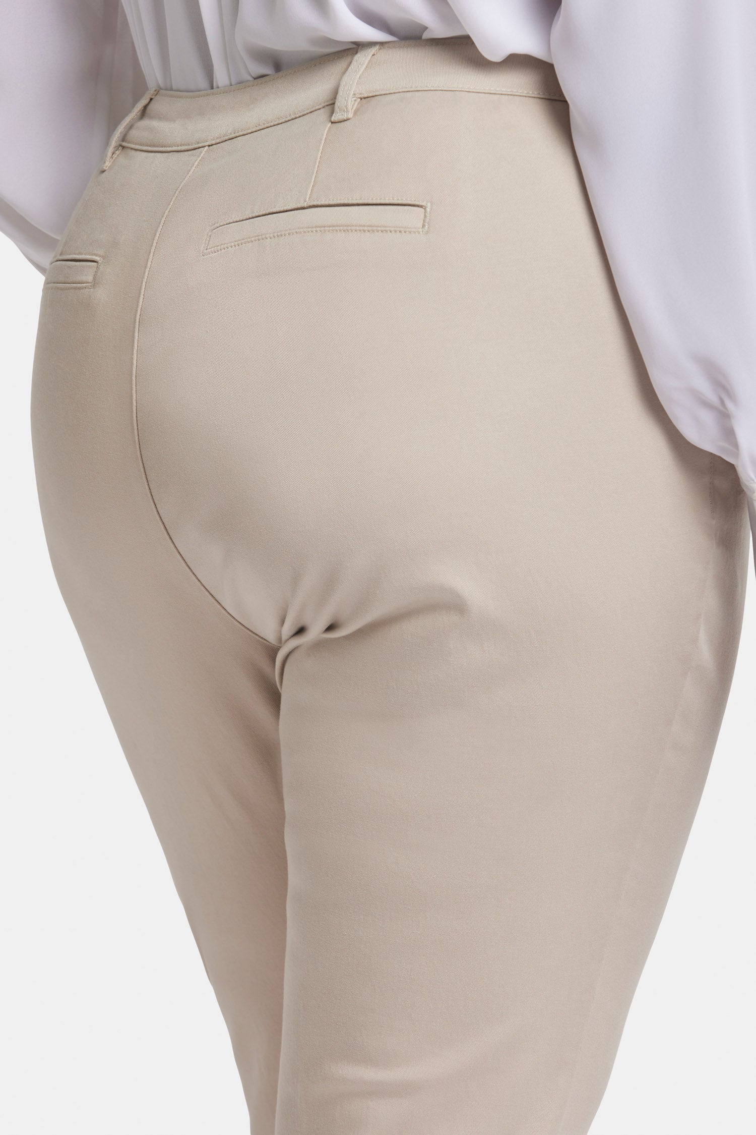 12514-sadie-slim-pants-in-plus-size-feather-1.webp