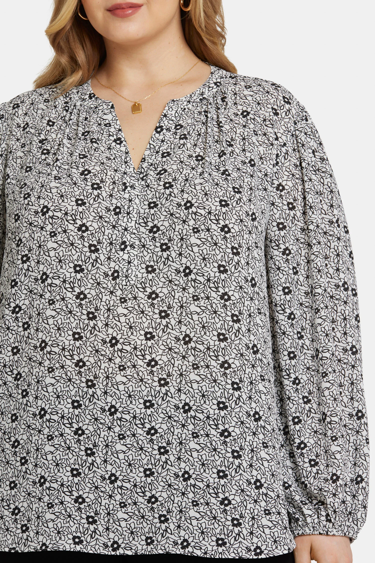 12577-puff-sleeve-popover-top-in-plus-size-adriana-1.webp