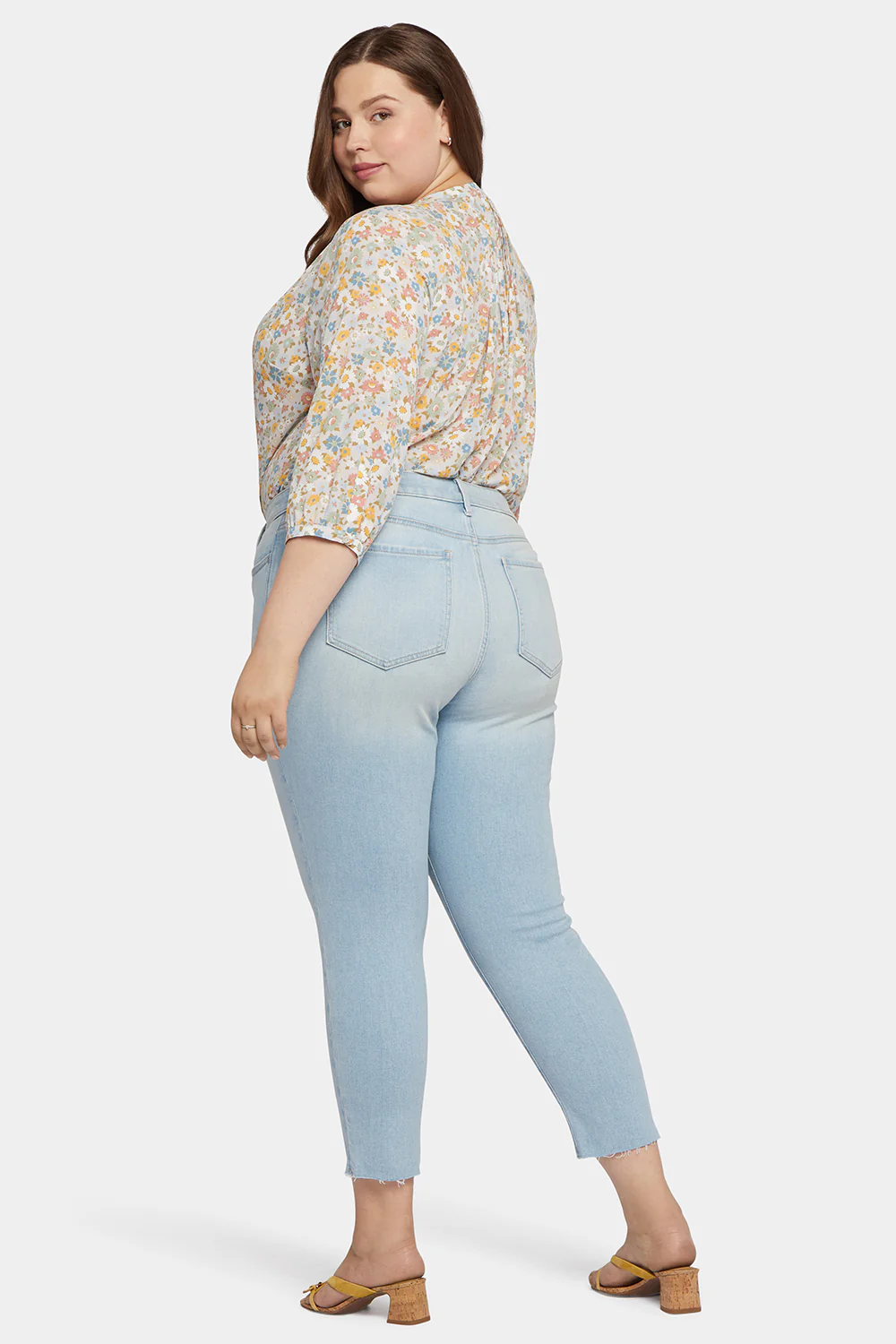 12613-alina-skinny-ankle-jeans-in-plus-size-dunes-1.webp