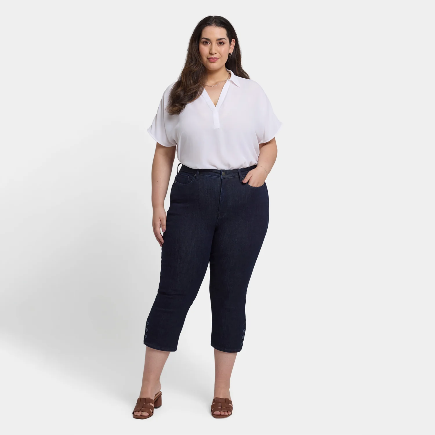12652-joni-relaxed-capri-jeans-in-plus-size-rinse-1.webp
