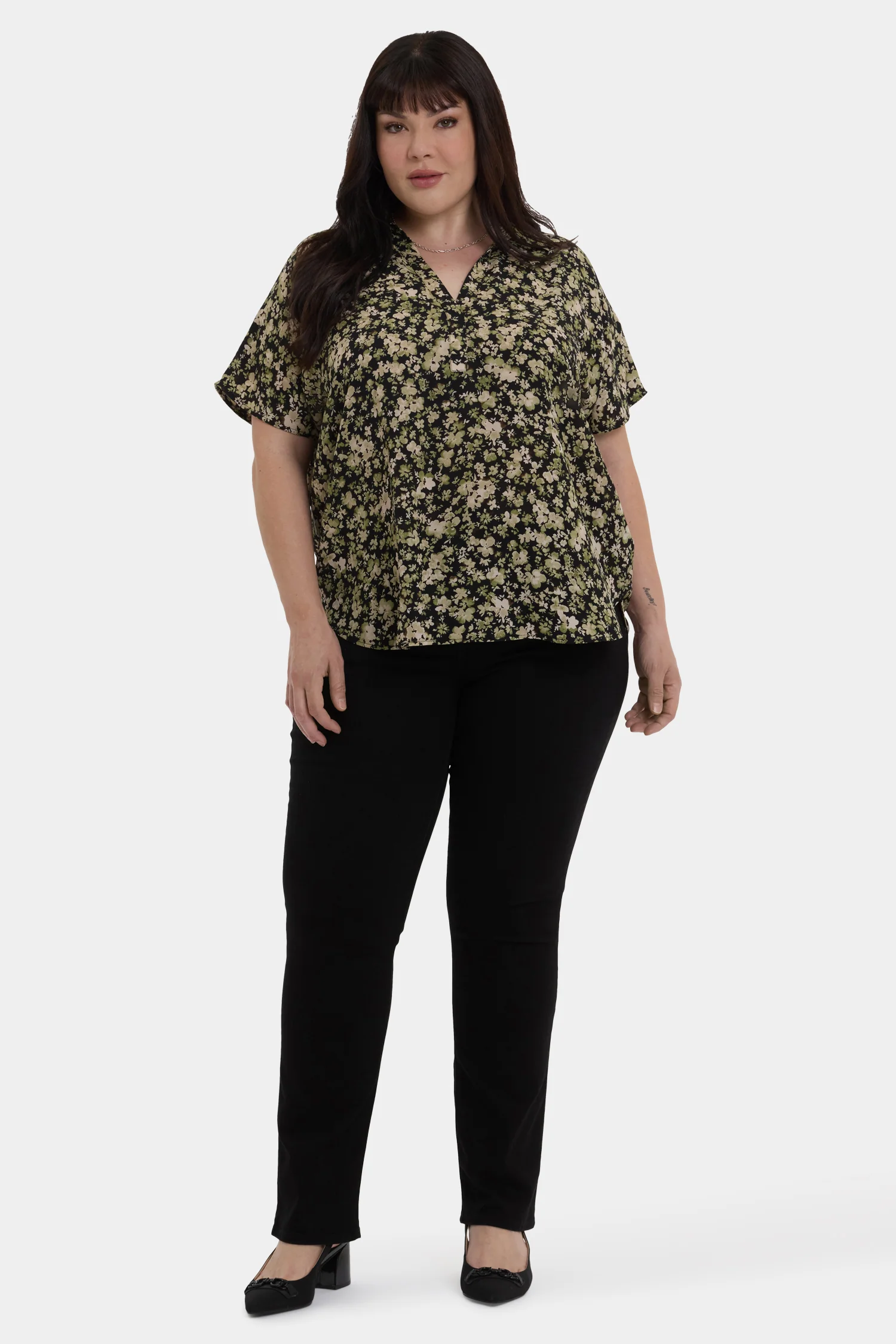12921-becky-short-sleeved-blouse-in-plus-size-granada-garden-1.webp